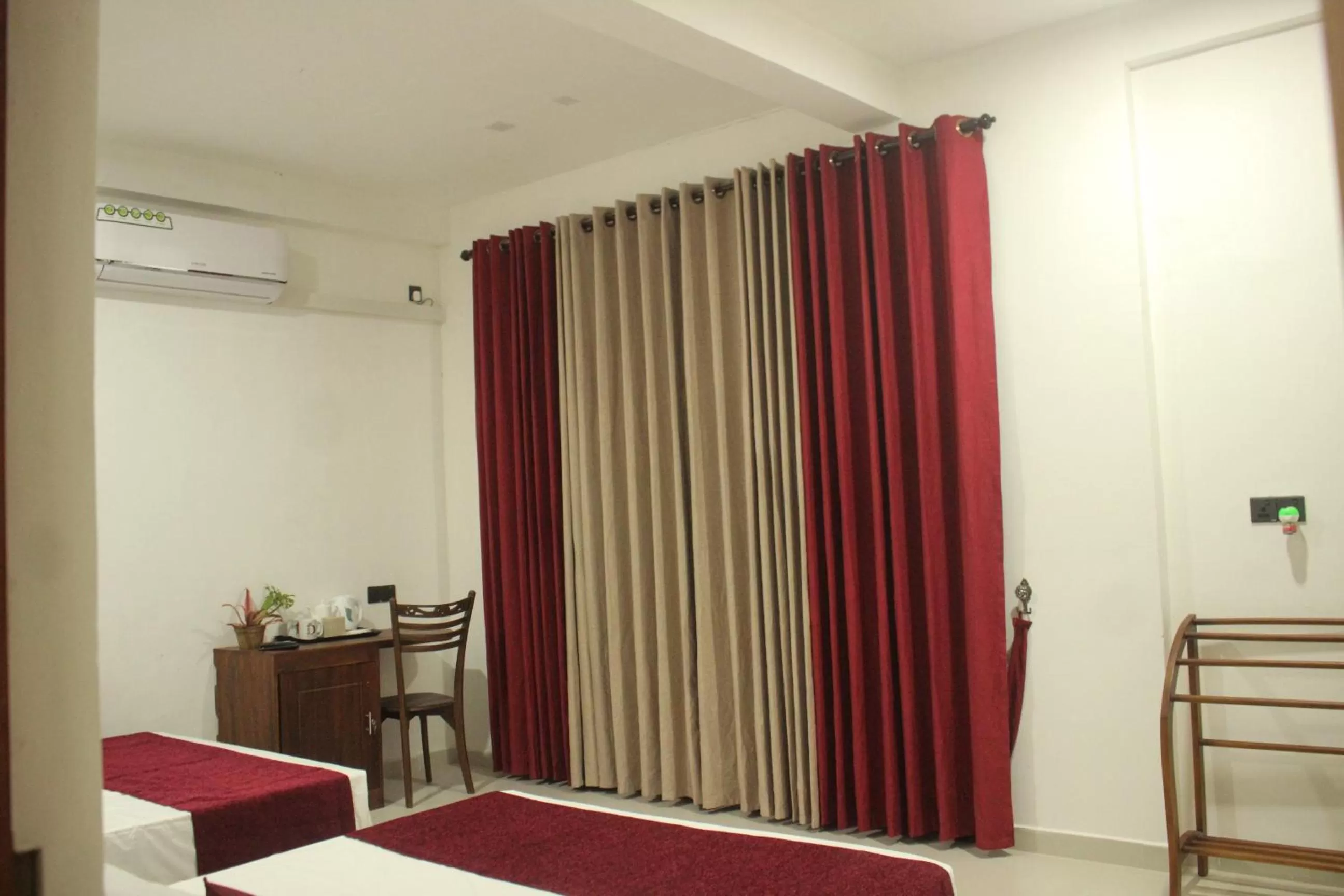 Coffee/tea facilities, Bed in Divine Villa