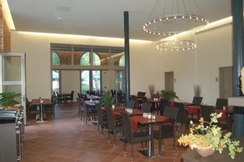 Restaurant/places to eat in Waldhotel