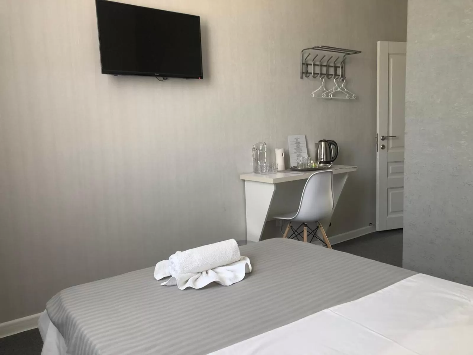 TV/Entertainment Center in MEDELEAN HOTEL