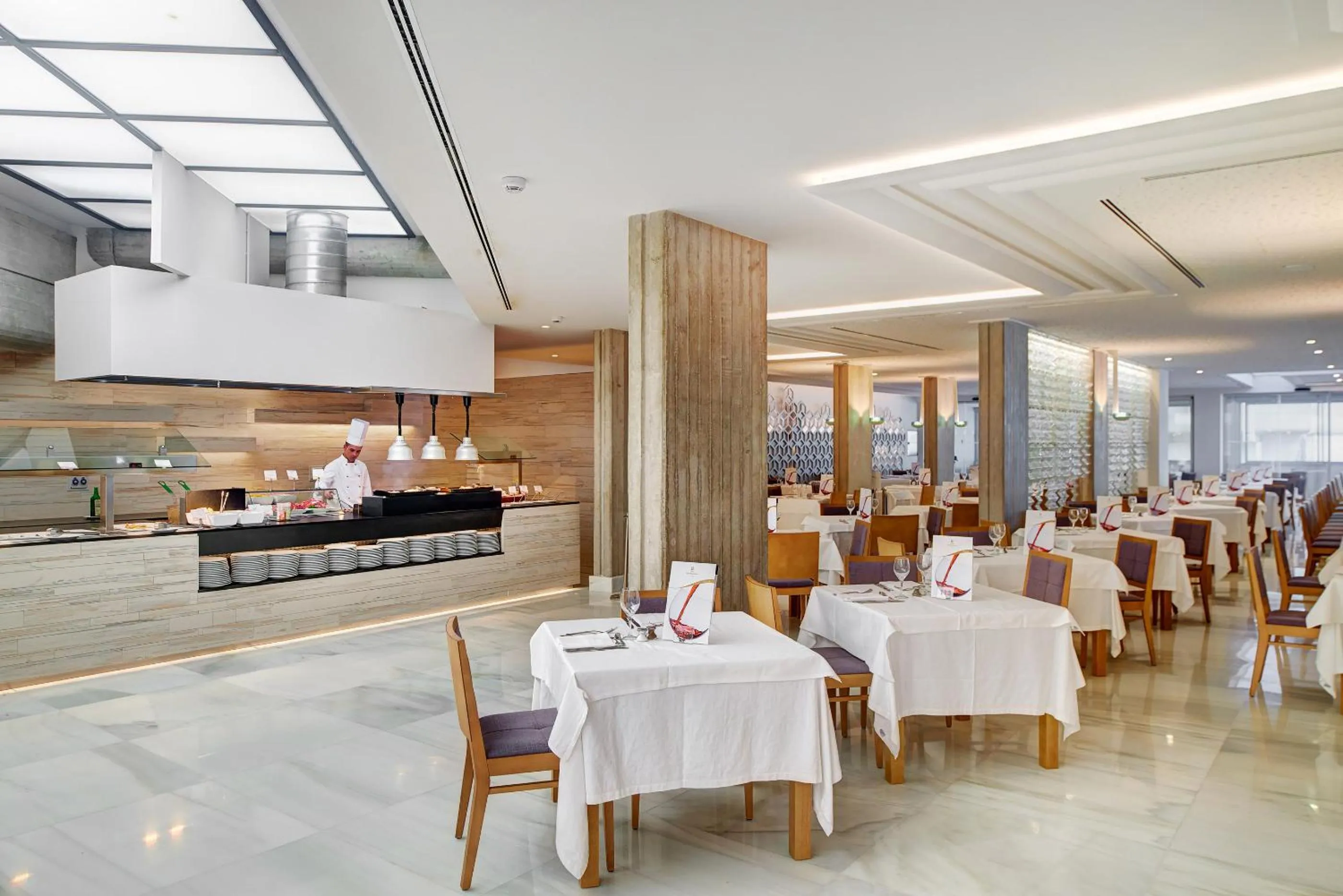 Restaurant/places to eat in Hipotels Mediterraneo Hotel - Adults Only