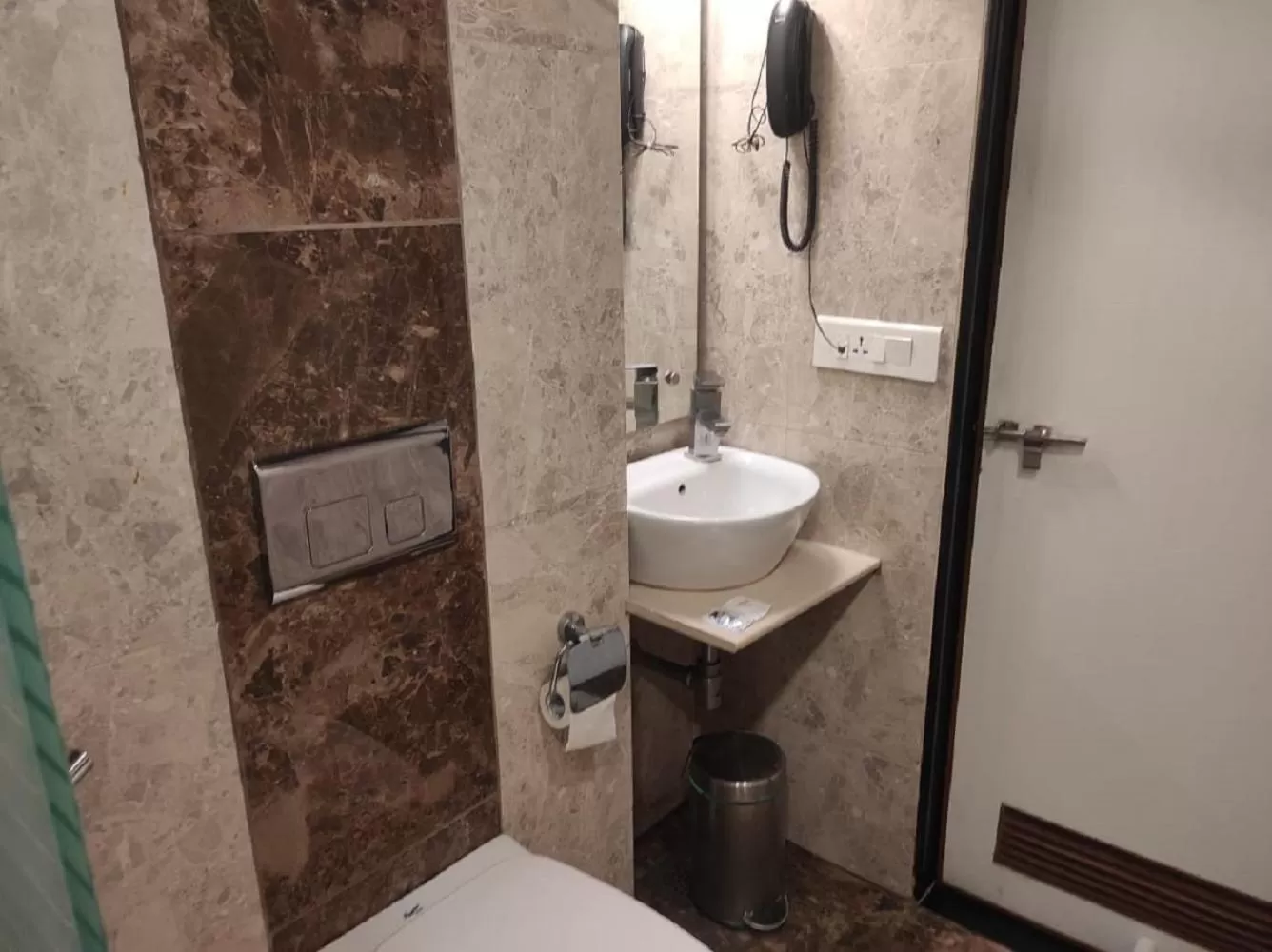 Toilet in Hotel Vrishali Executive