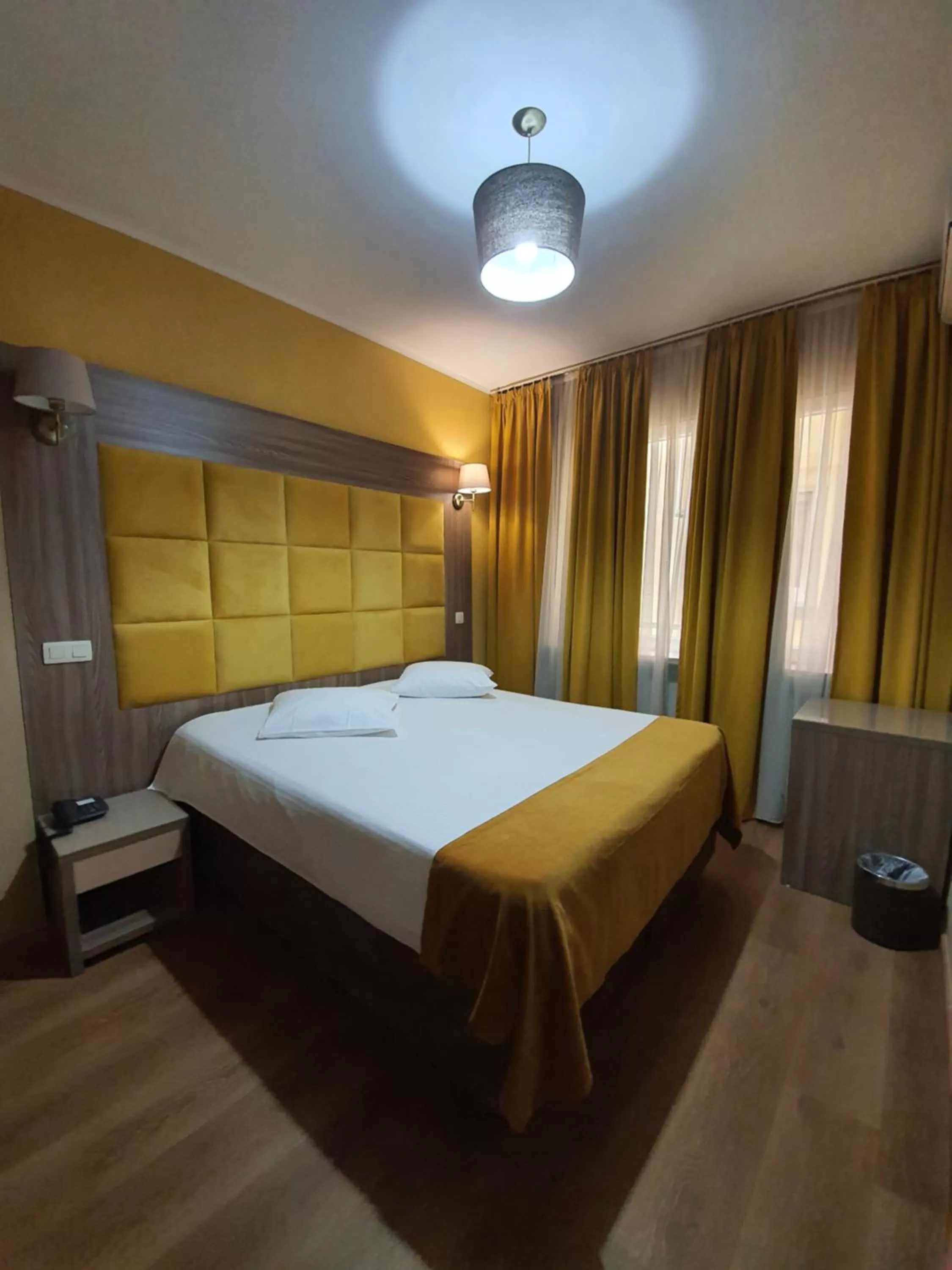 Economy Double Room in Hotel Midi-Zuid