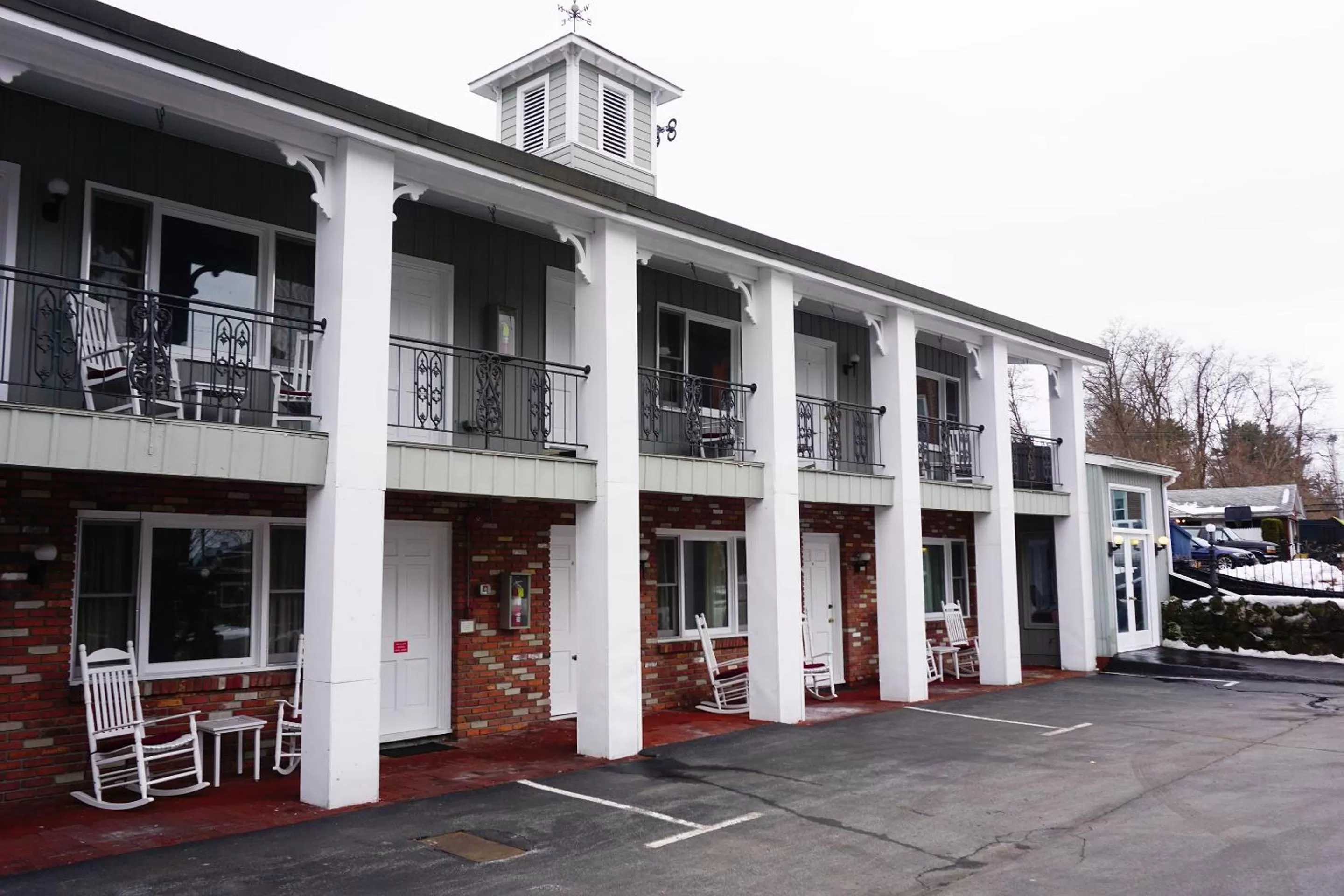 Property building in Stay Saratoga