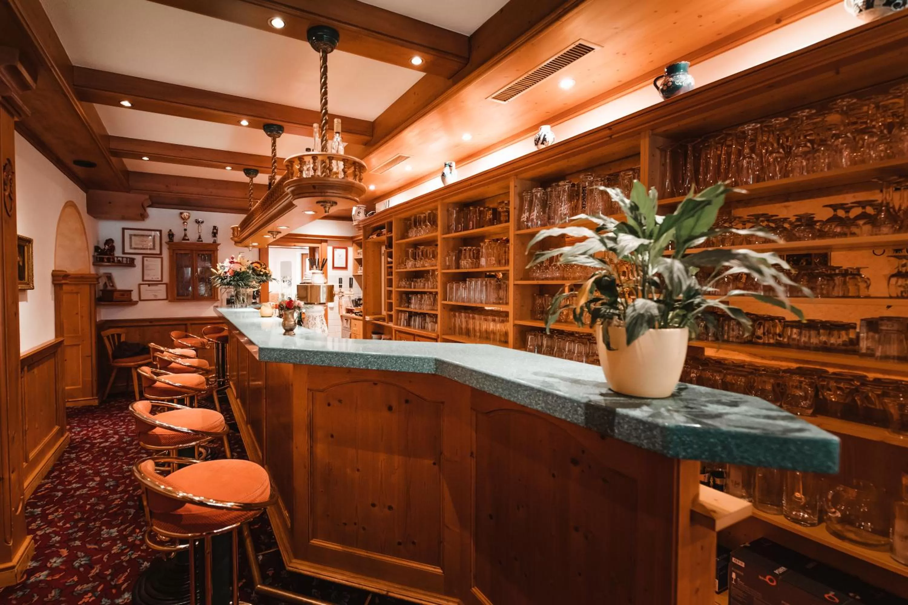 Lounge or bar in Zimmer & Ferienwohnungen Dandler