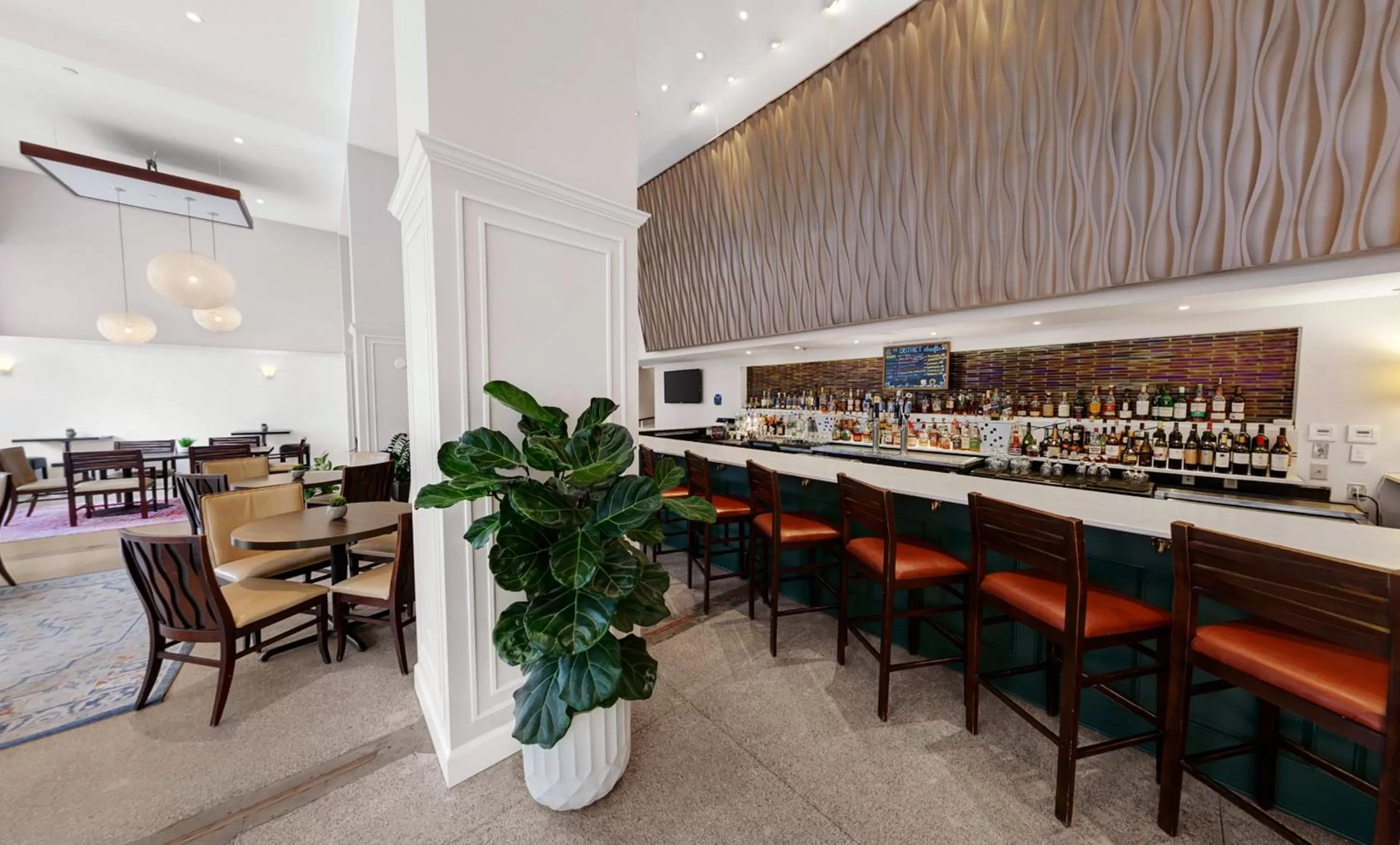 Restaurant/places to eat in Magnolia Hotel Omaha