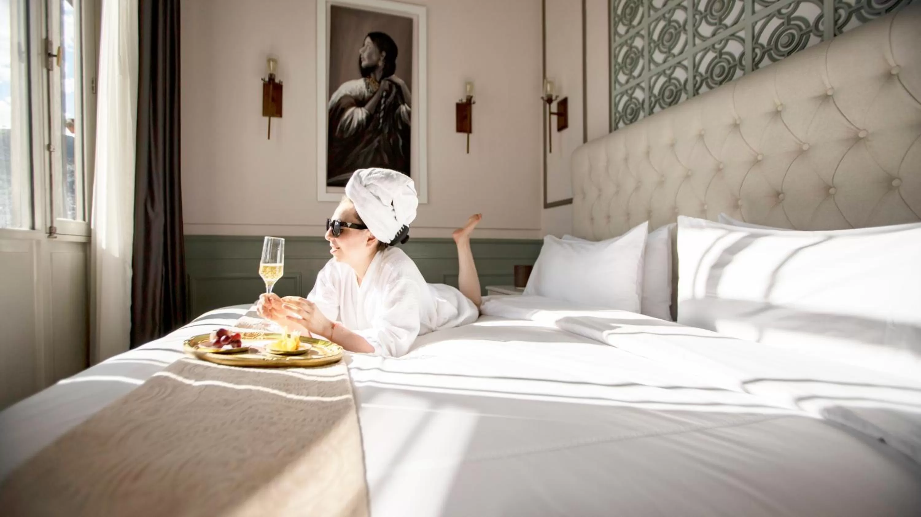 Food, Bed in Illa Experience Hotel