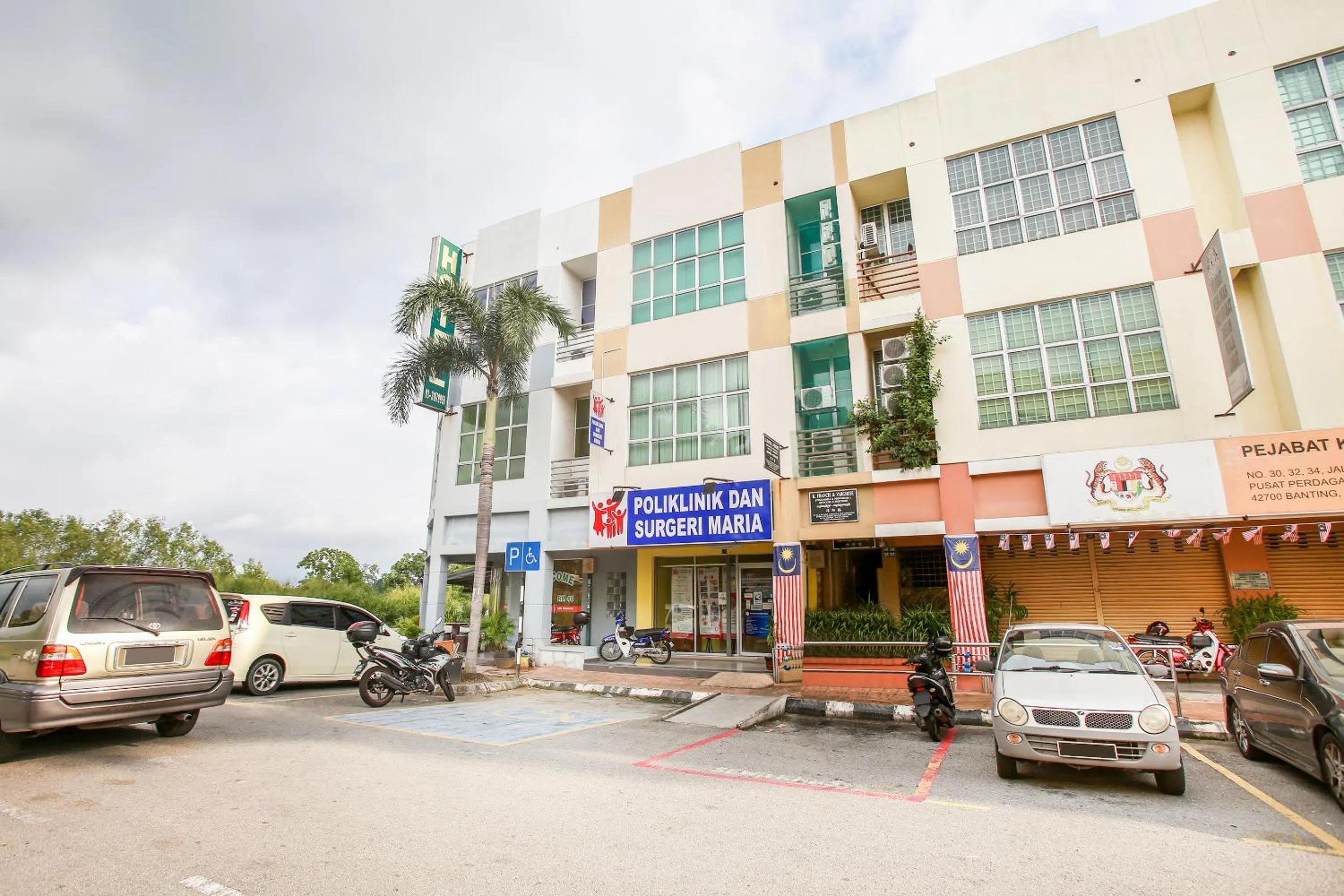 Property building in Foong Inn Hotel Banting