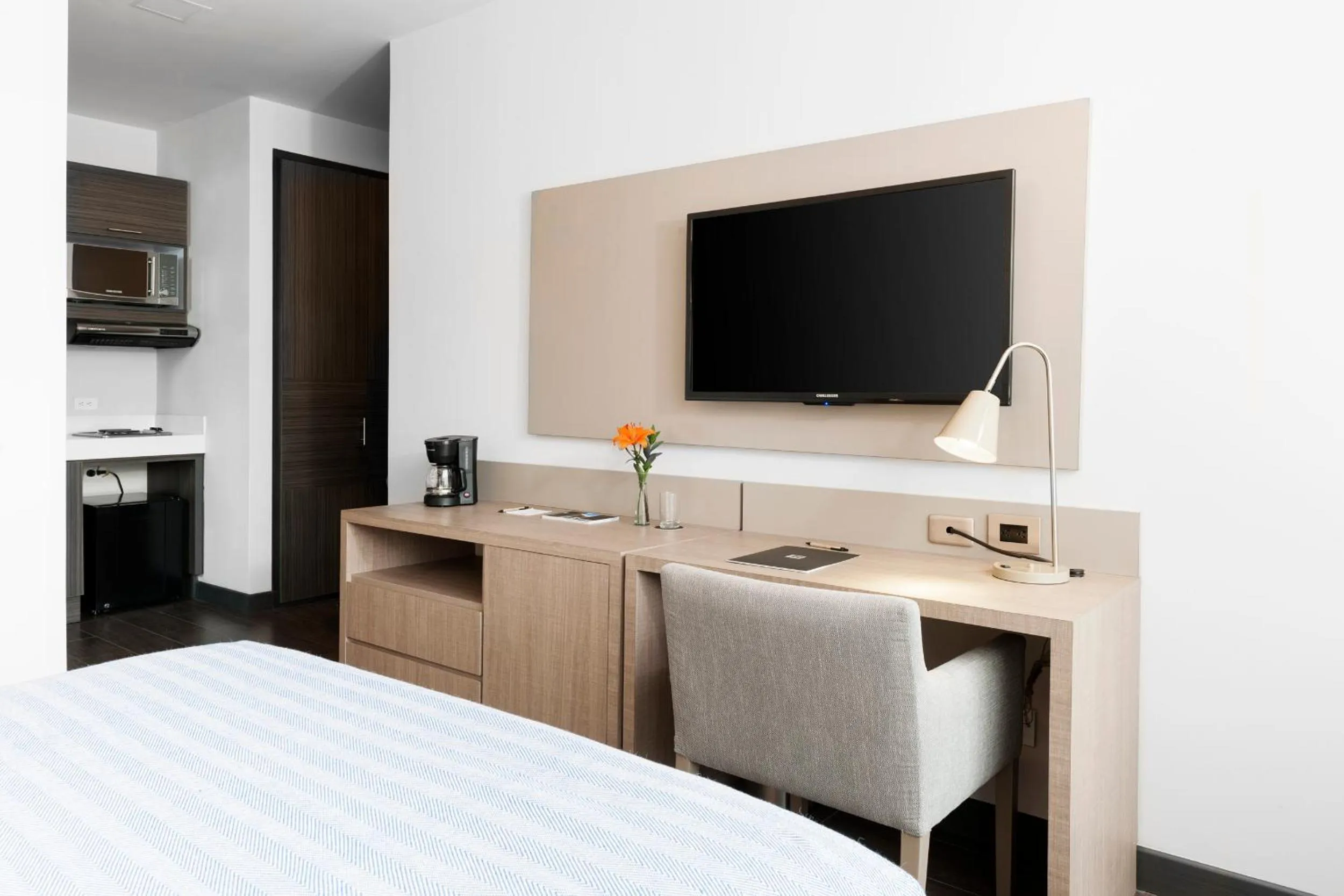 Bedroom, Bed in Hotel bh Usaquén