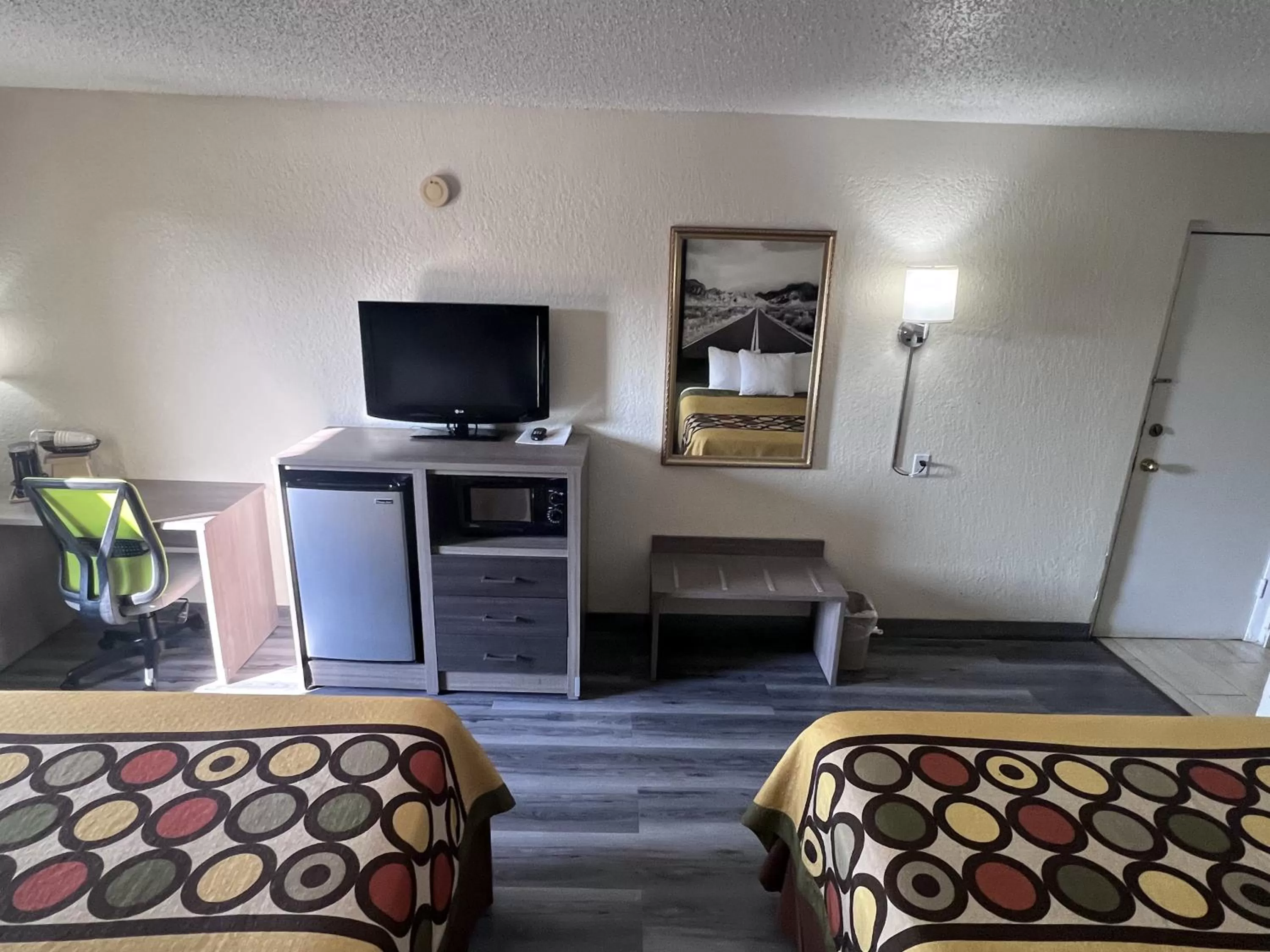 Bedroom in Super 8 by Wyndham Ft Stockton