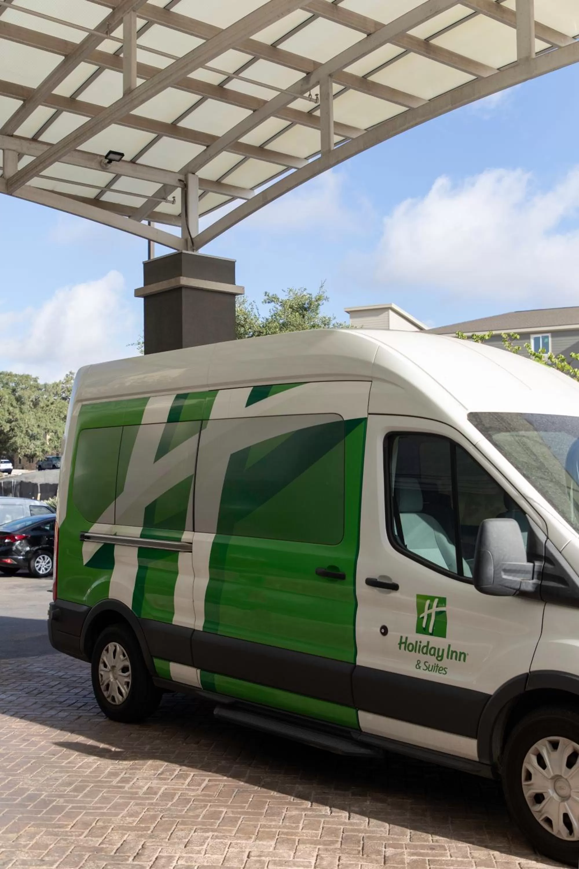Parking in Holiday Inn Hotel & Suites Northwest San Antonio by IHG
