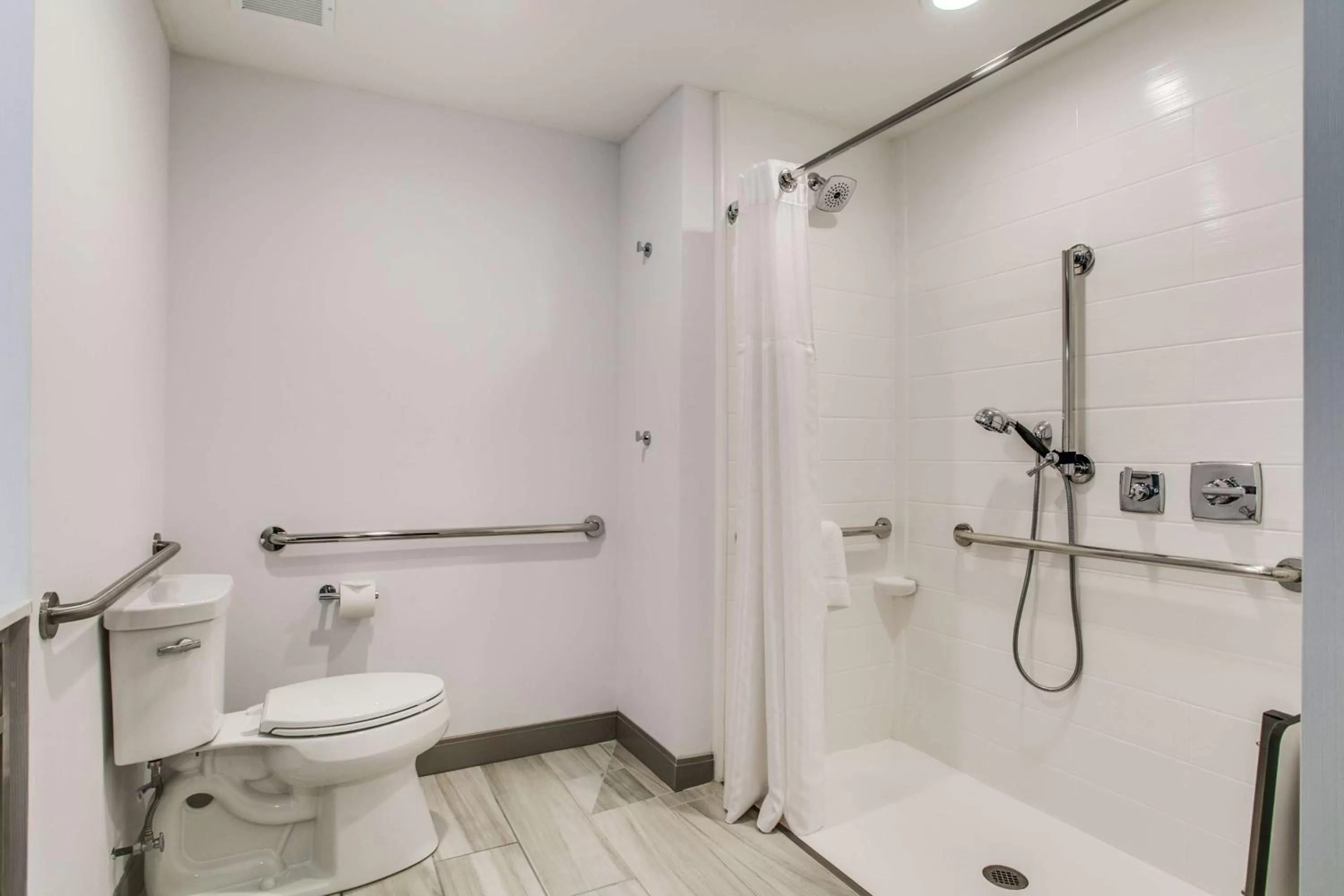Bathroom in Hilton Garden Inn Dallas-Central Expy/North Park Area, Tx