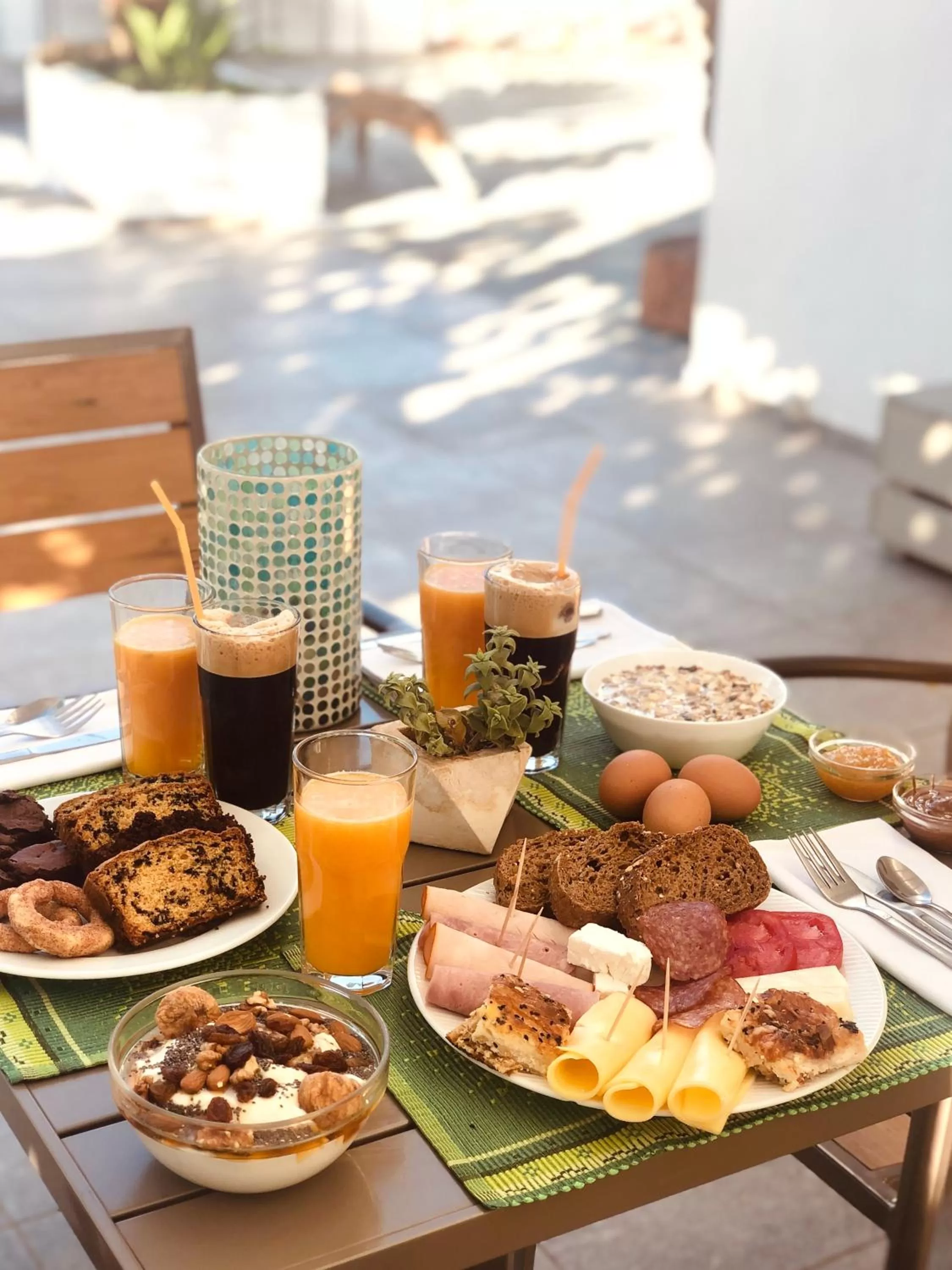 Restaurant/places to eat in Aris Boutique Hotel