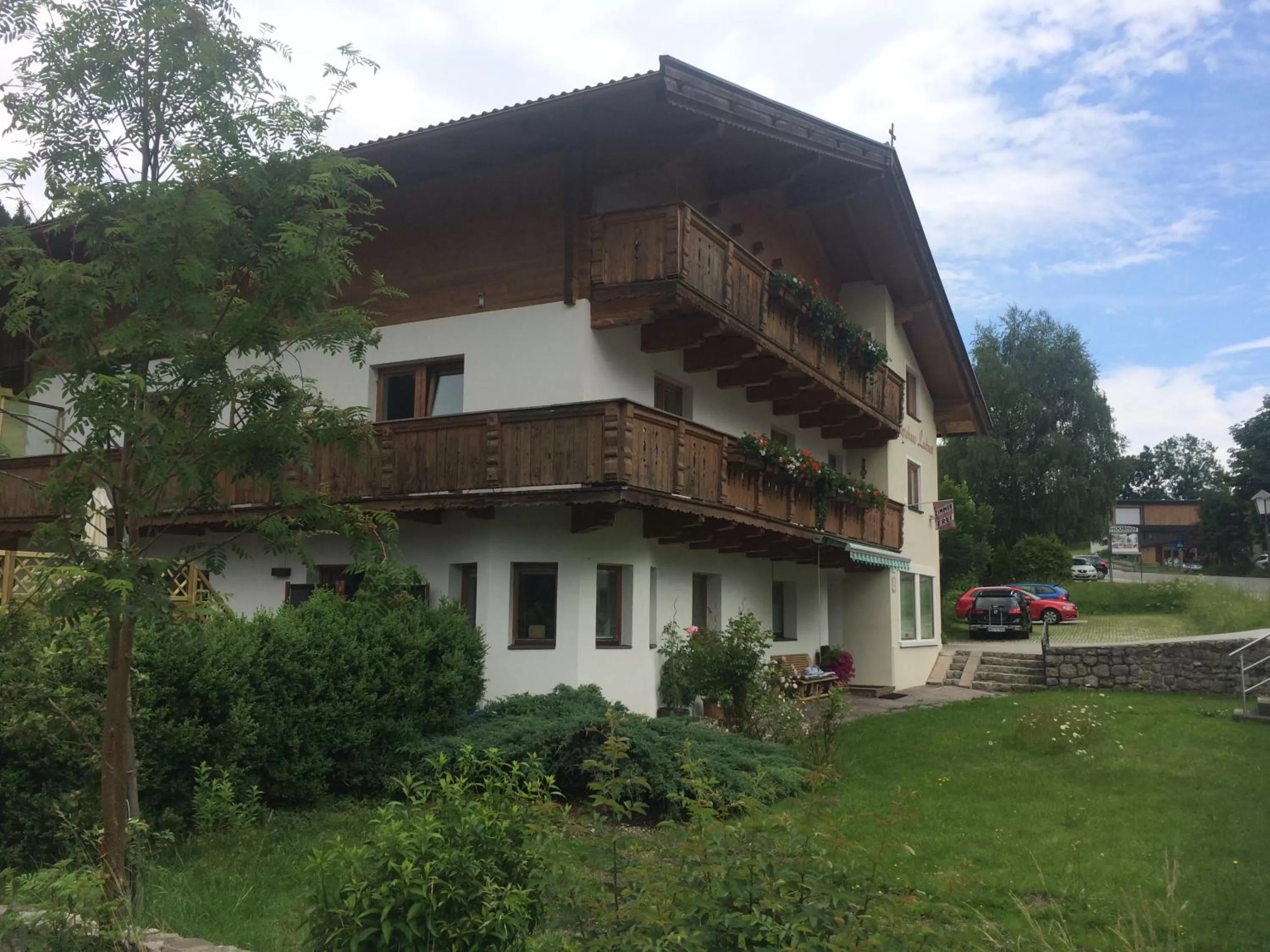 Garden view in Gästehaus Lackner