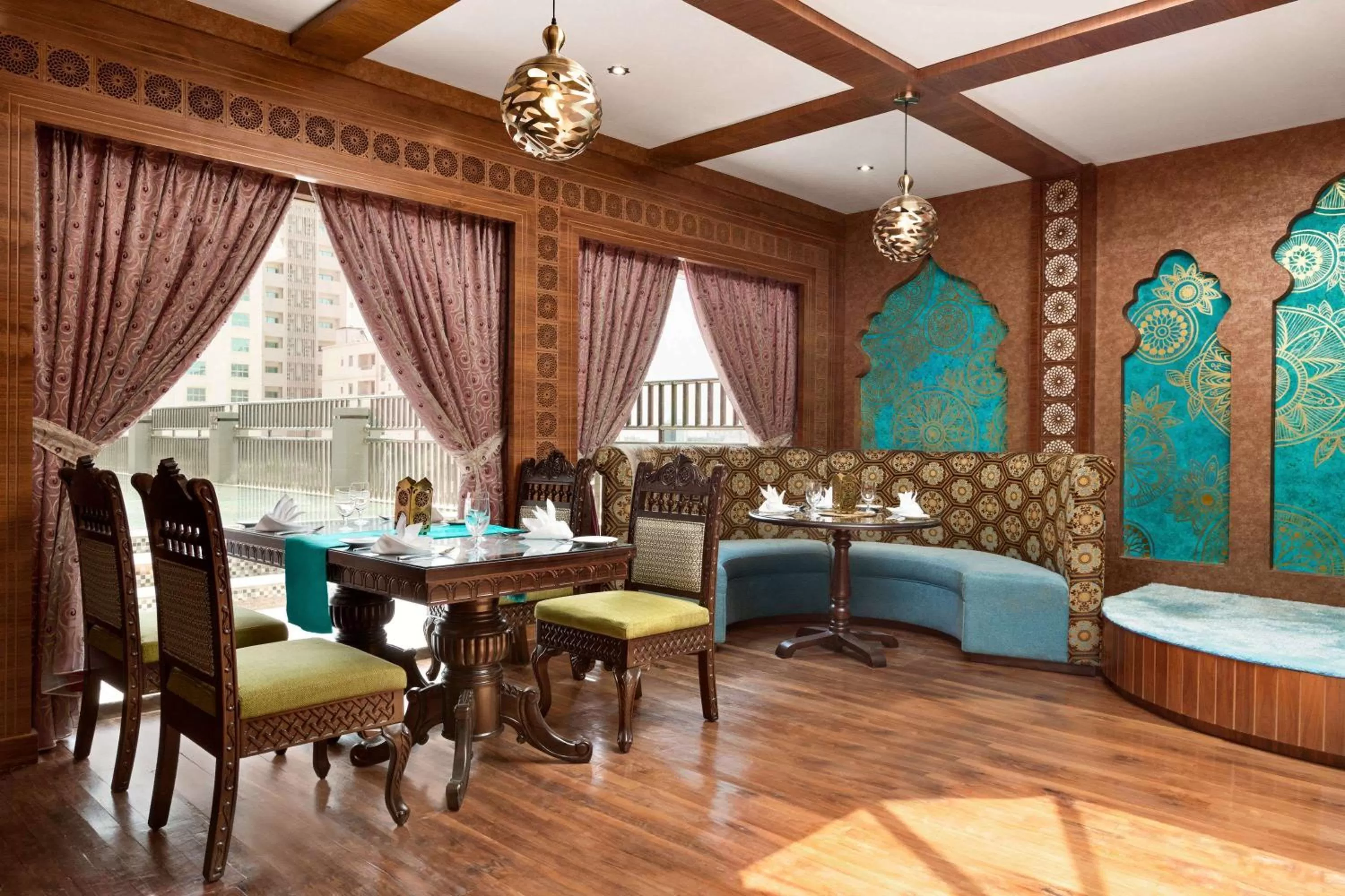 Restaurant/places to eat in Wyndham Garden Manama