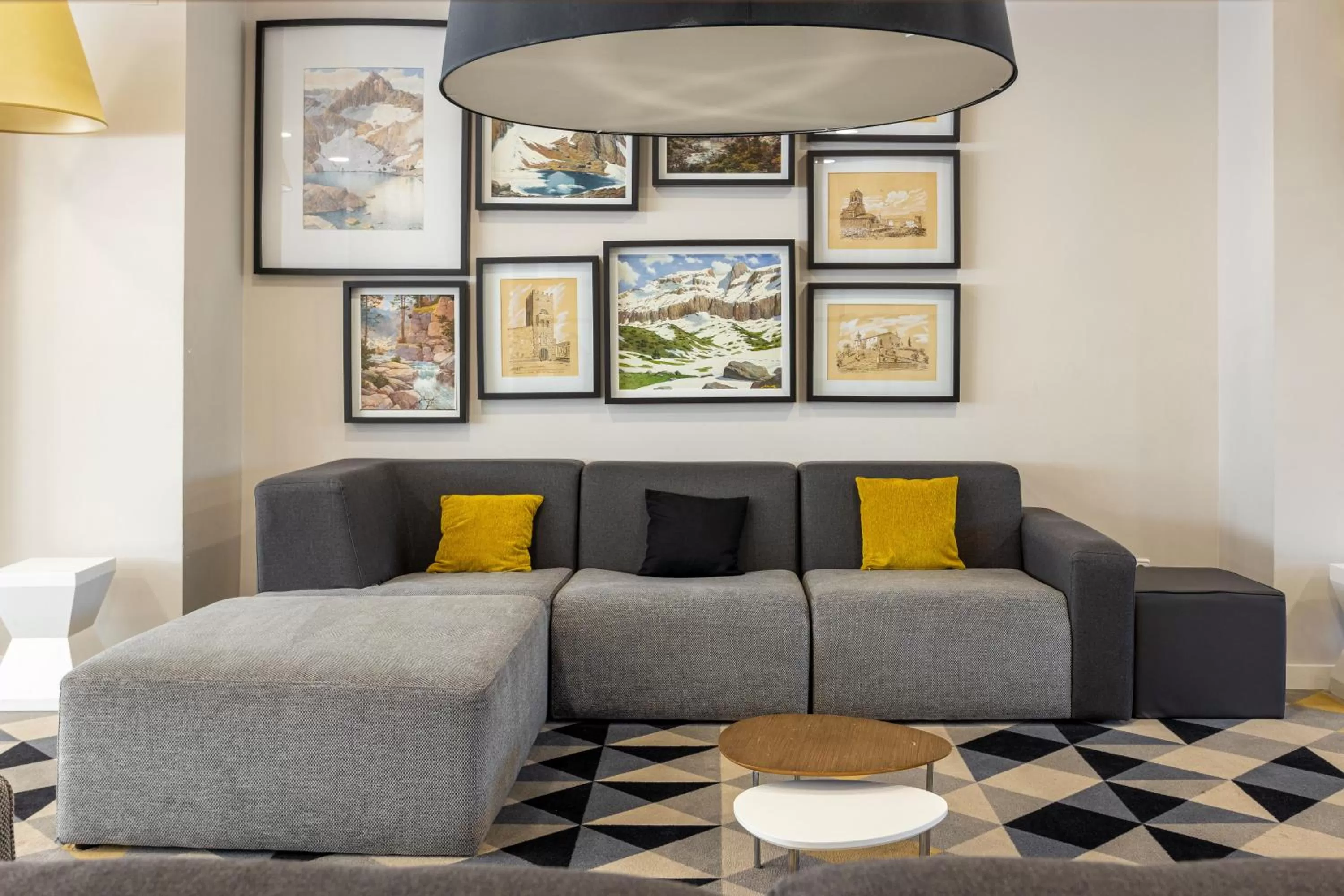 Seating area in Gran Hotel de Jaca