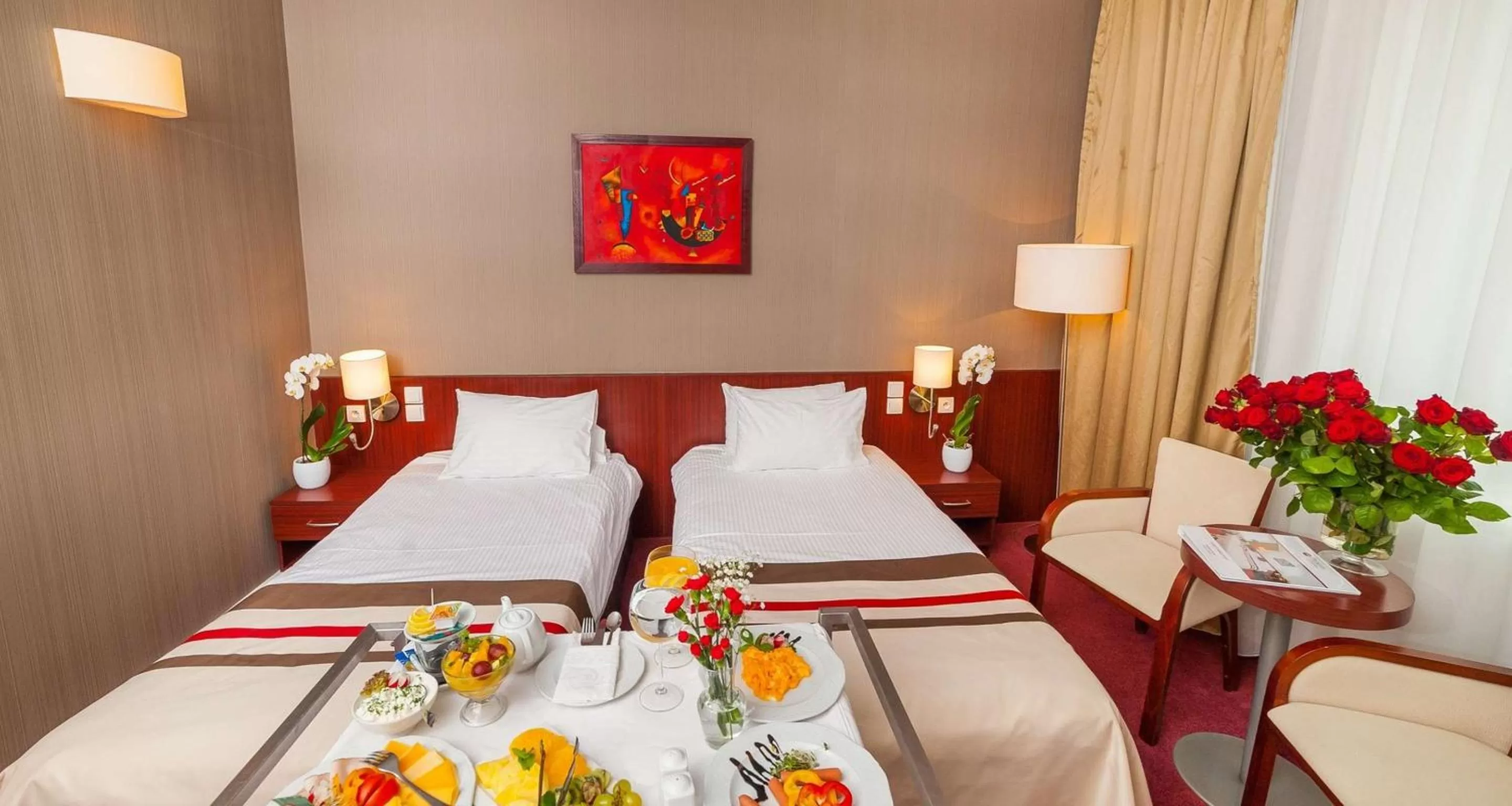 Photo of the whole room, Bed in Premier Kraków Hotel