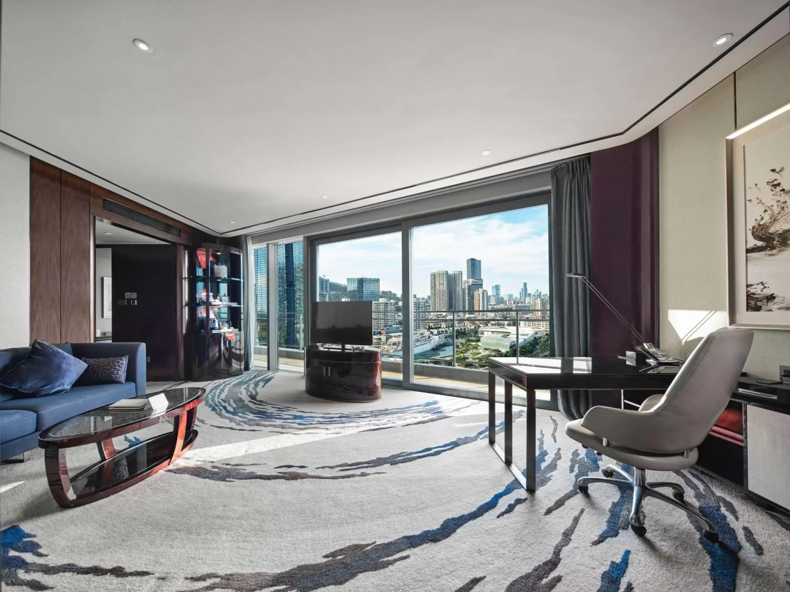 King One Bedroom Suite W/ Balcony WangHai Wing in Hilton Shenzhen Shekou Nanhai King One Bedroom Suite W/ Balcony WangHai Wing in Hilton Shenzhen Shekou Nanhai