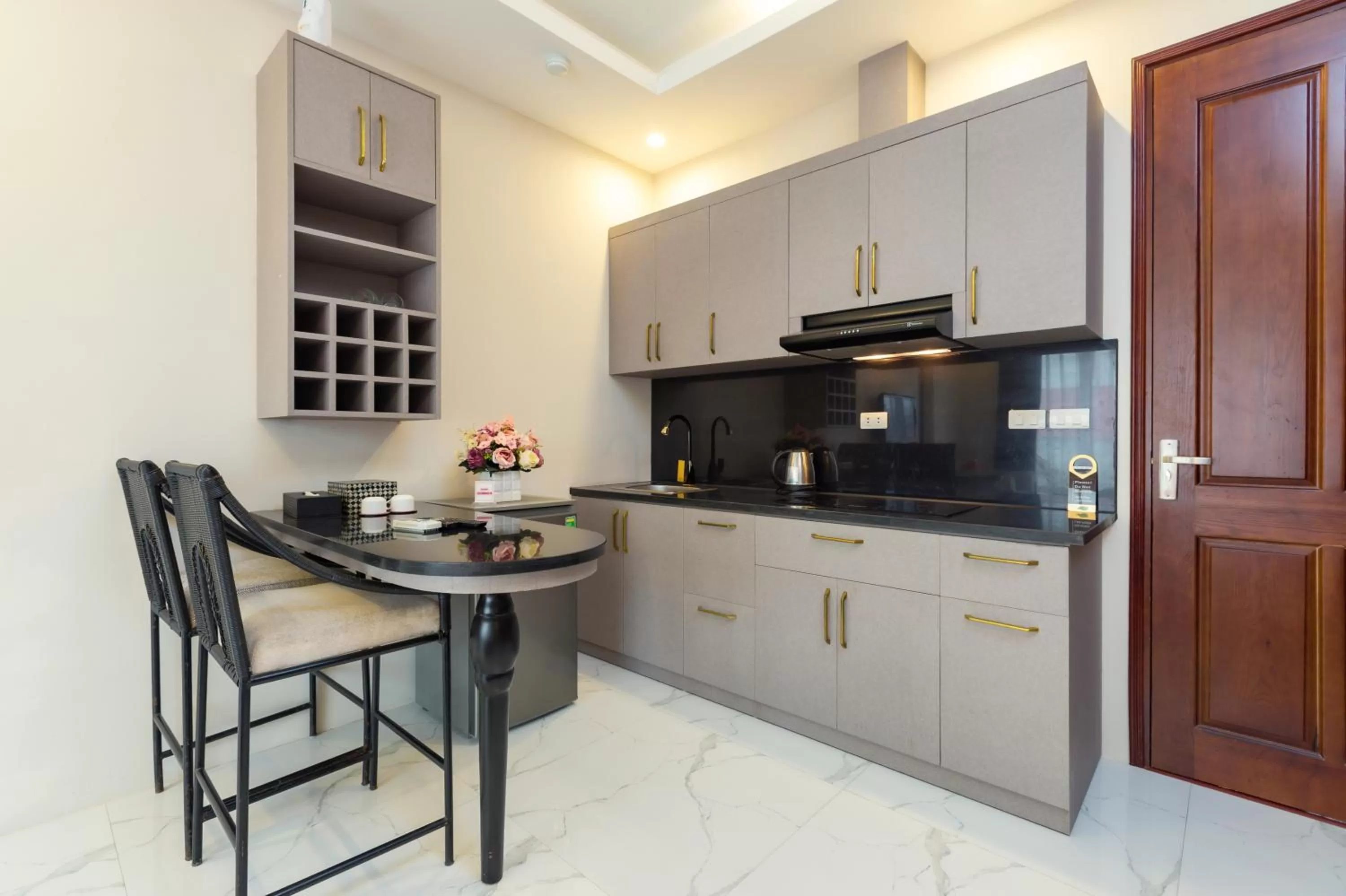 Kitchen or kitchenette in Aisha HOTELS and APARTMENTS