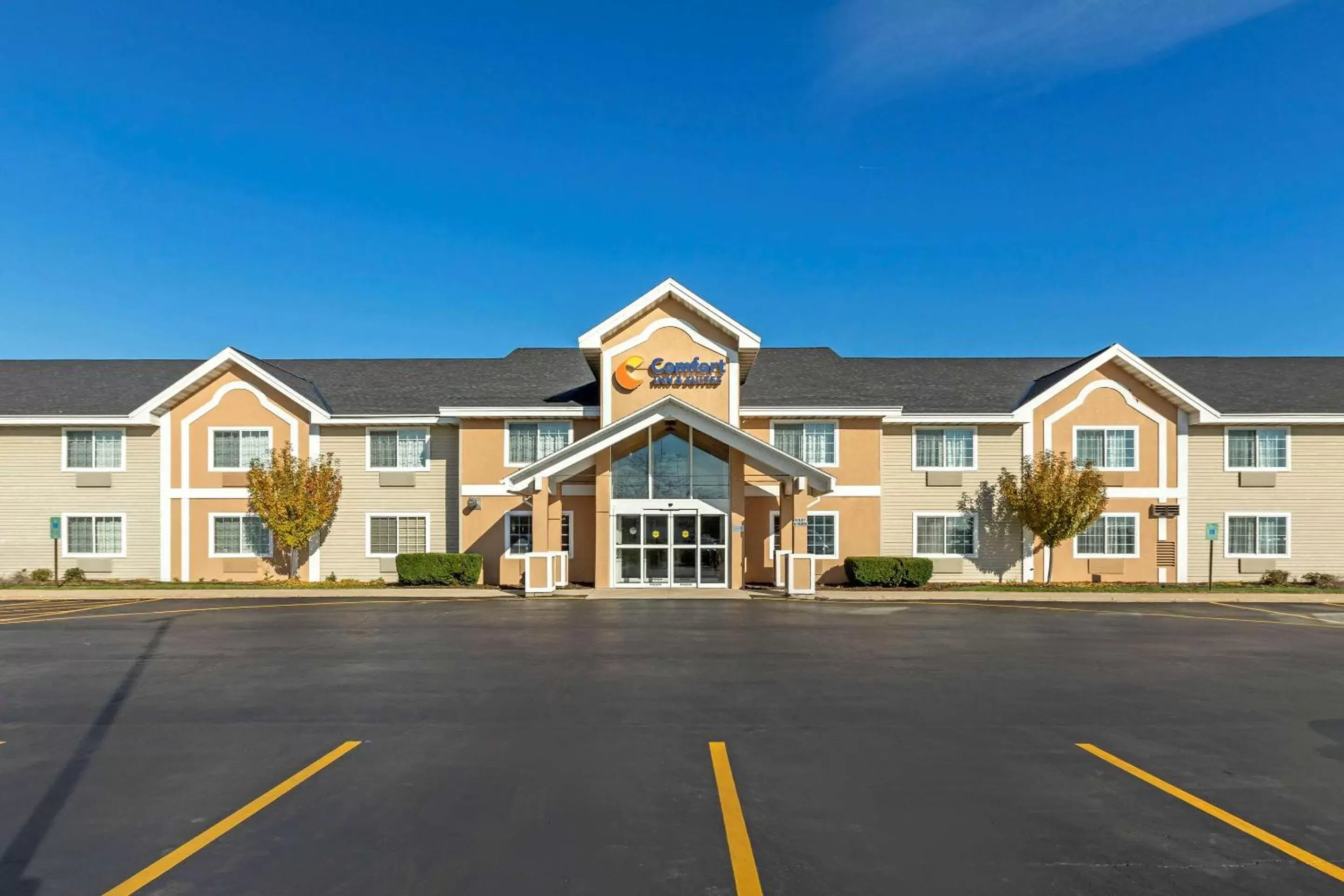 Comfort Inn & Suites Jackson - West Bend Comfort Inn & Suites Jackson - West Bend