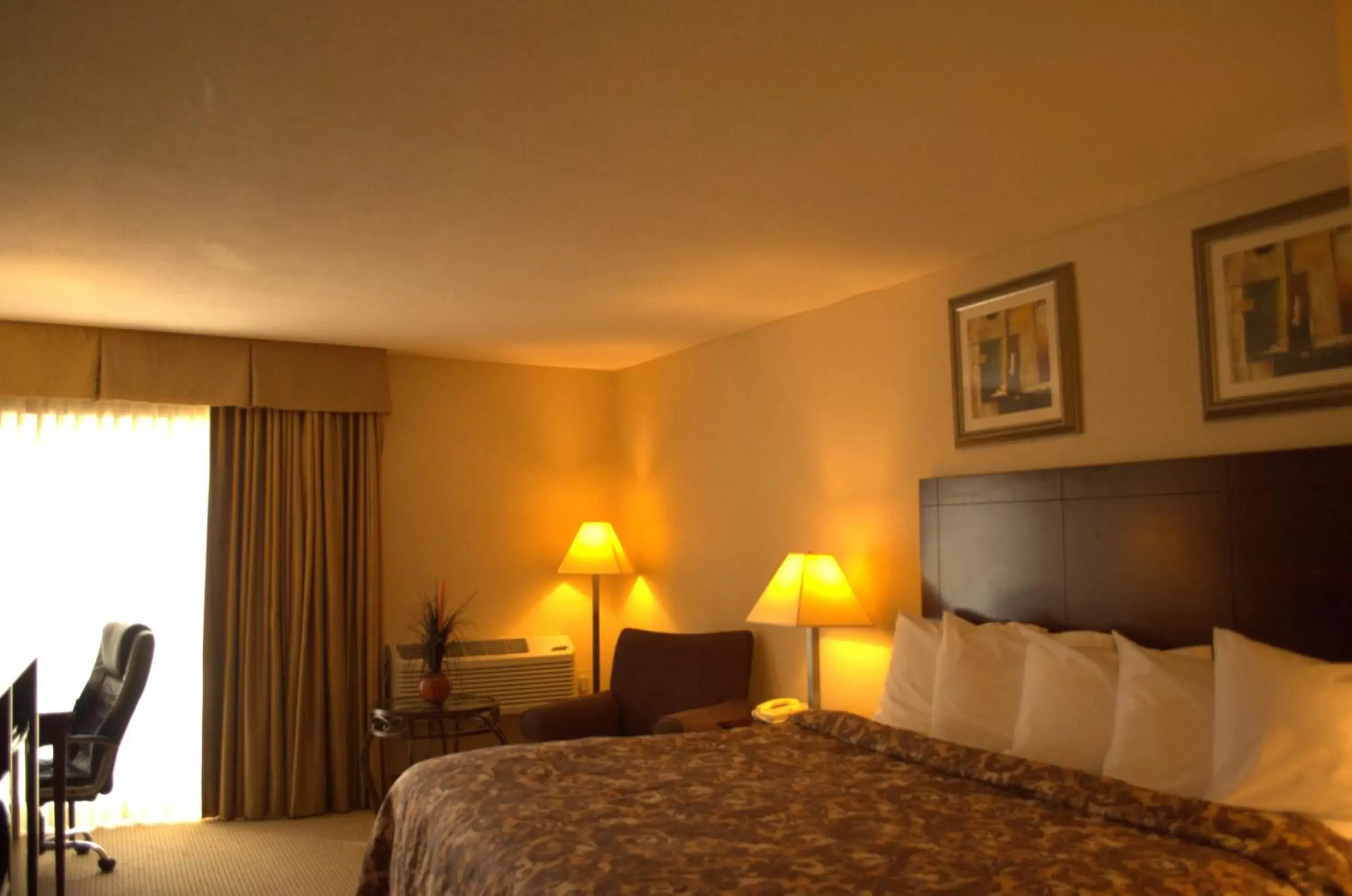 King Suite 2 person Whirlpool In Bath Non Smoking in Rodeway Inn & Suites Bradley Airport King Suite 2 person Whirlpool In Bath Non Smoking in Rodeway Inn & Suites Bradley Airport