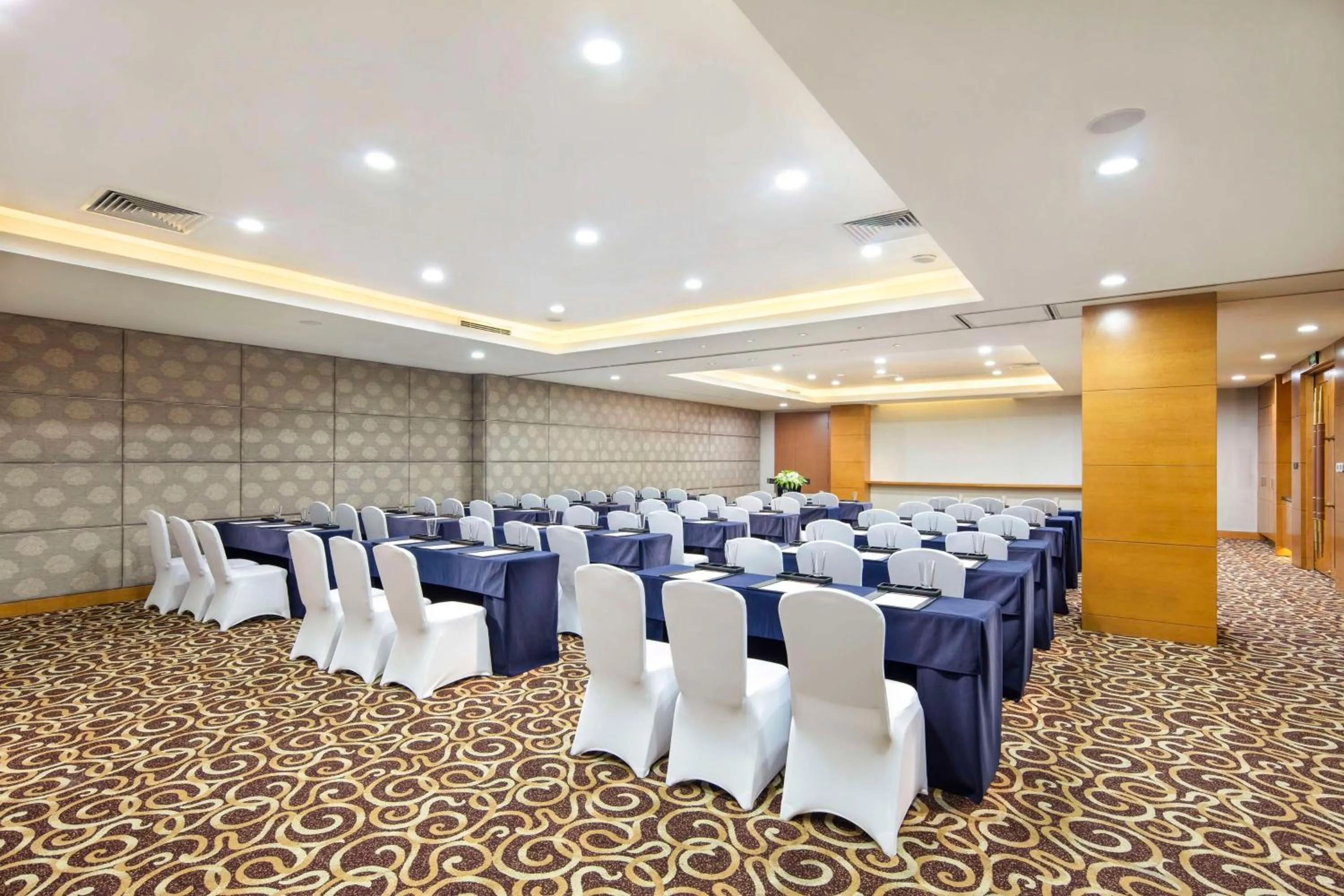 Meeting/conference room in DoubleTree by Hilton Shenyang