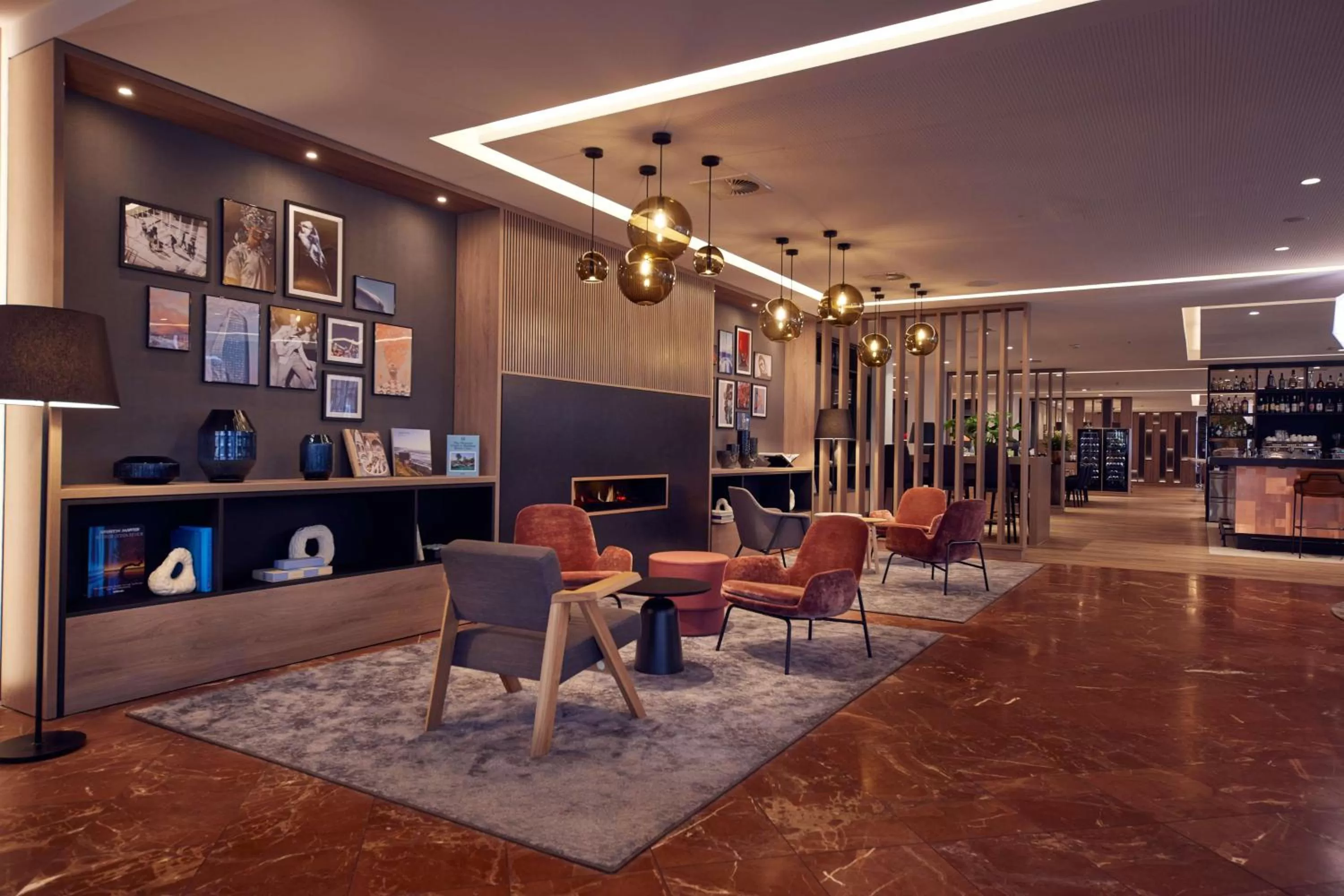 Lobby or reception in DoubleTree by Hilton Hannover Schweizerhof