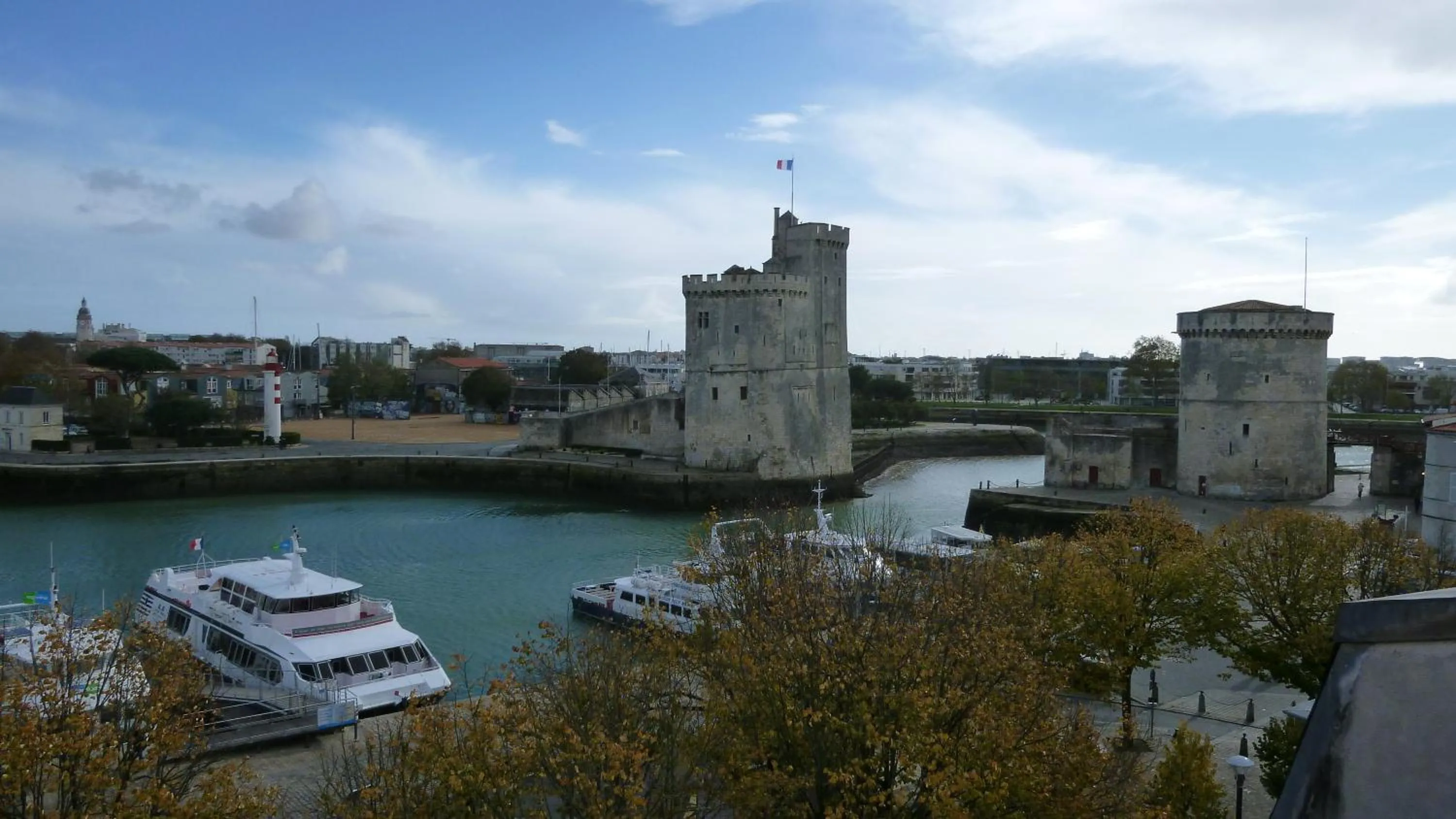 Standard Double Room with Harbor Side in Hôtel de l'Océan