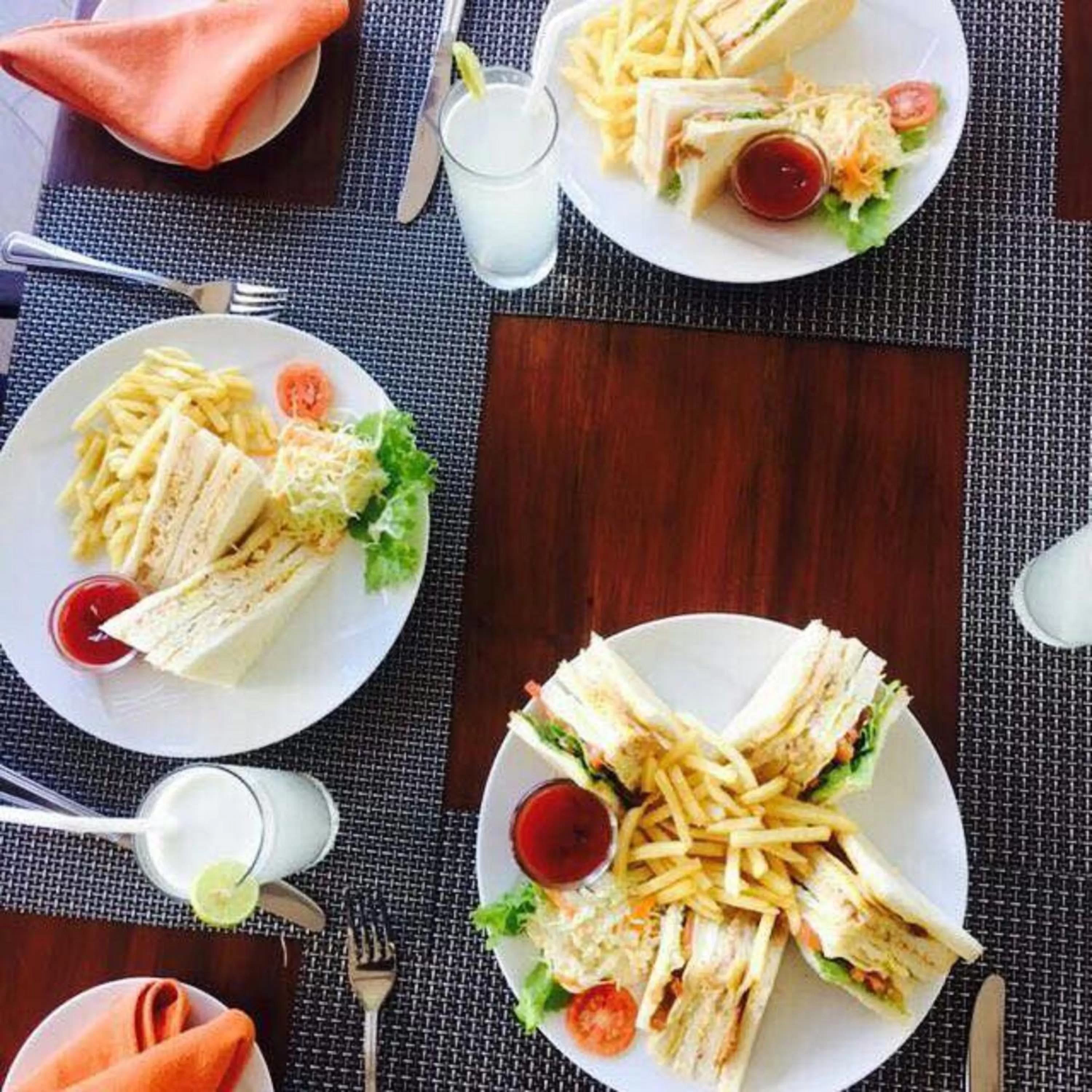 Continental breakfast in Heaven Seven Kandy