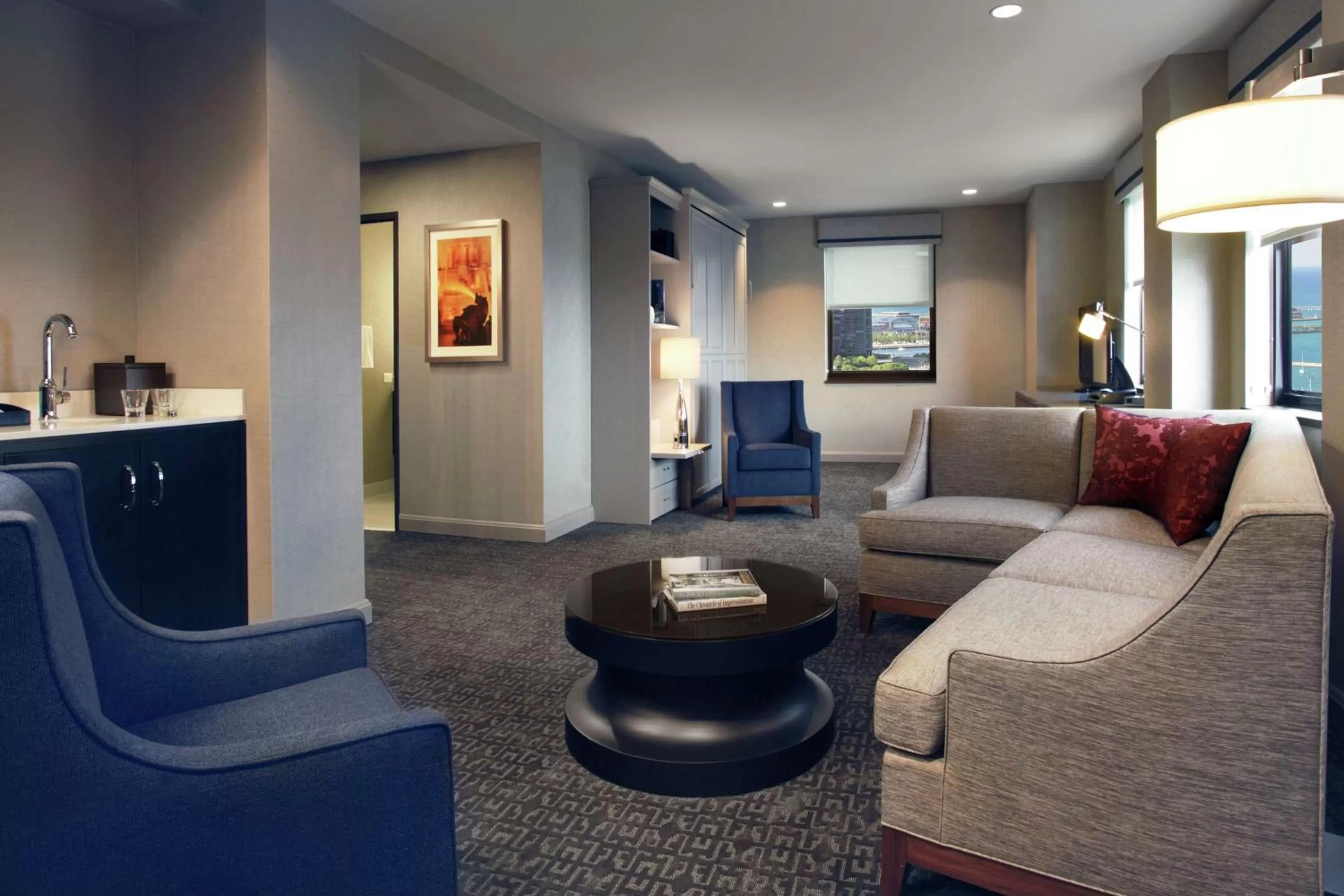 Living room in Hilton Chicago