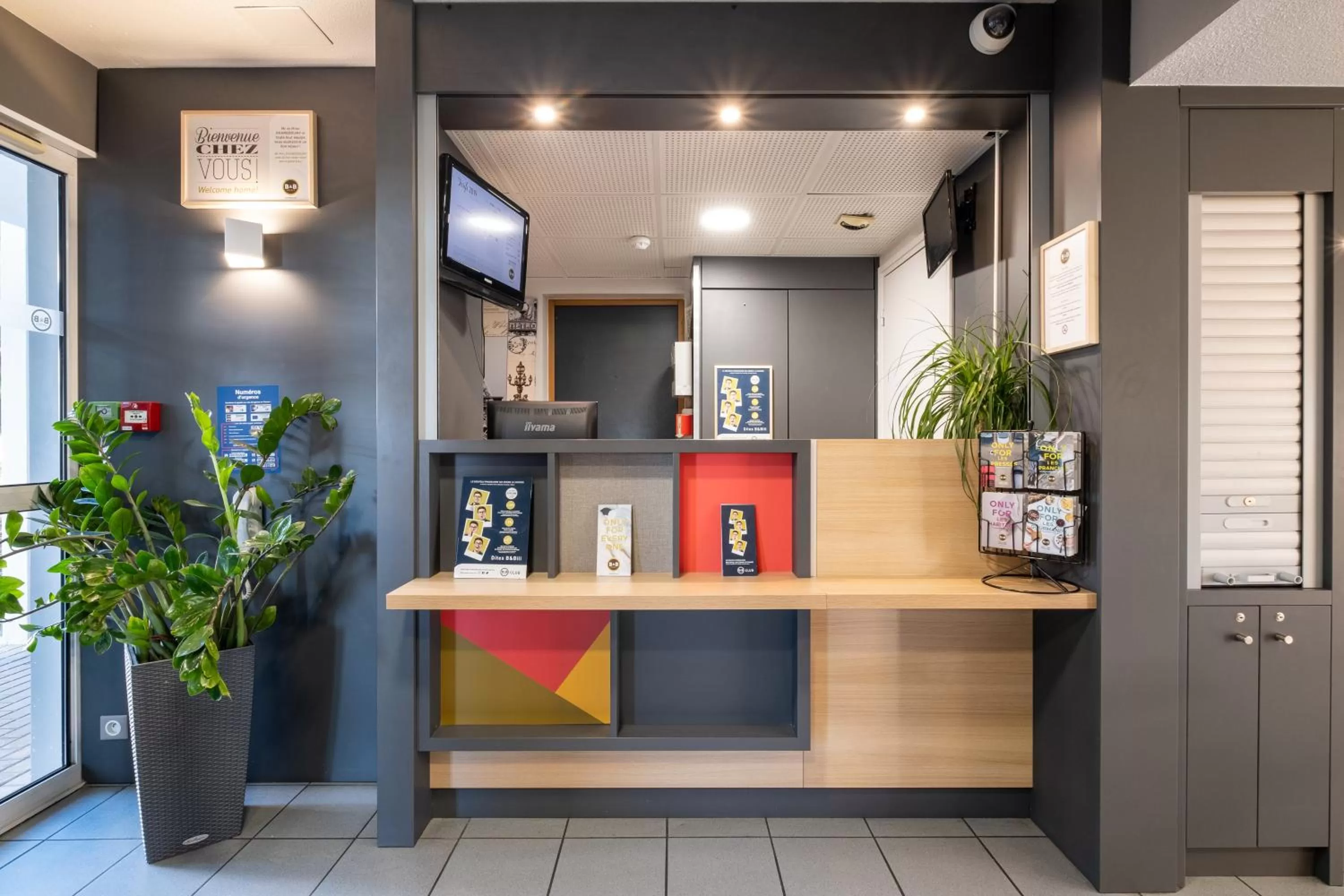 Lobby or reception in B&B HOTEL Lille Seclin Unexpo