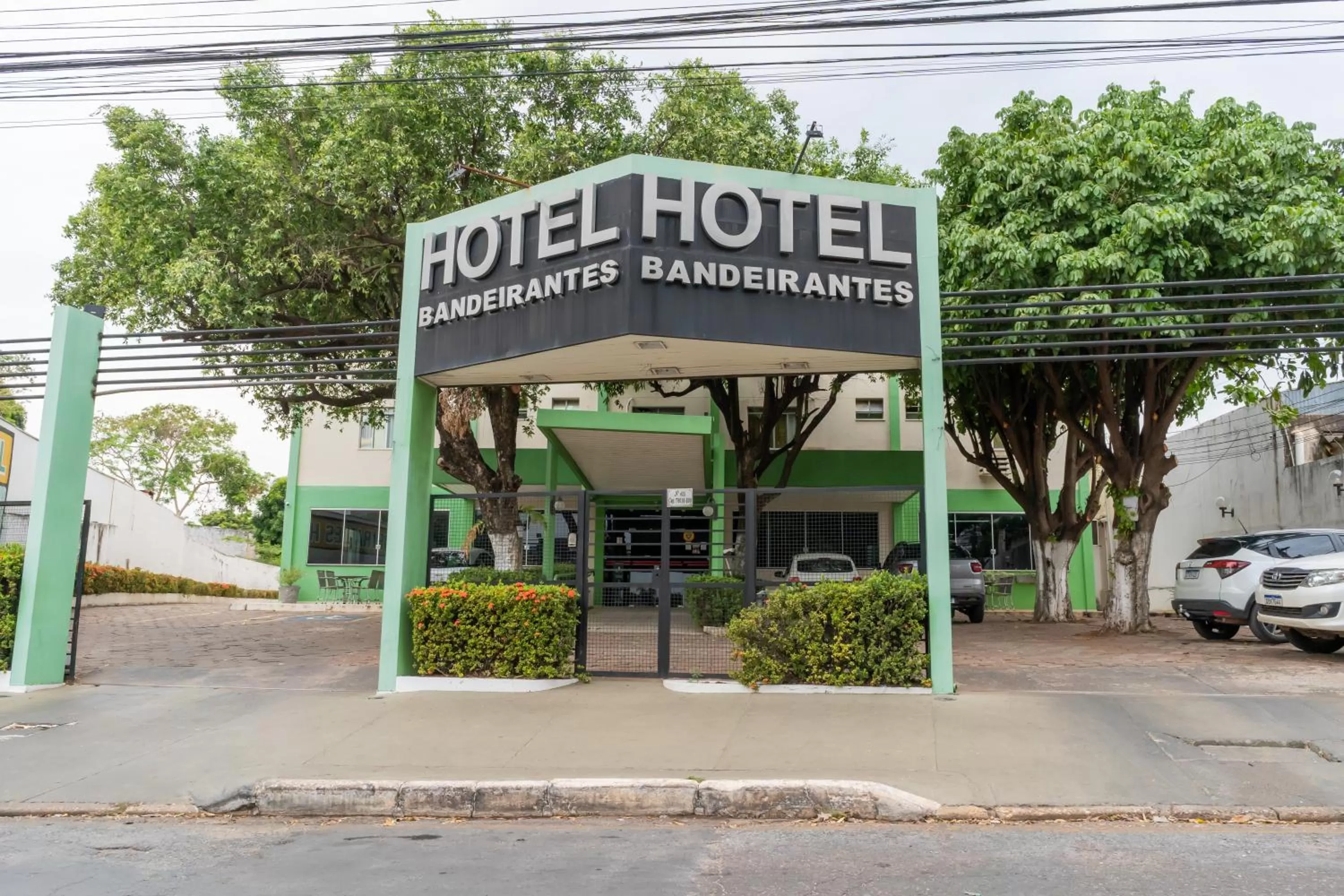 Facade/entrance in Bandeirantes Hotel