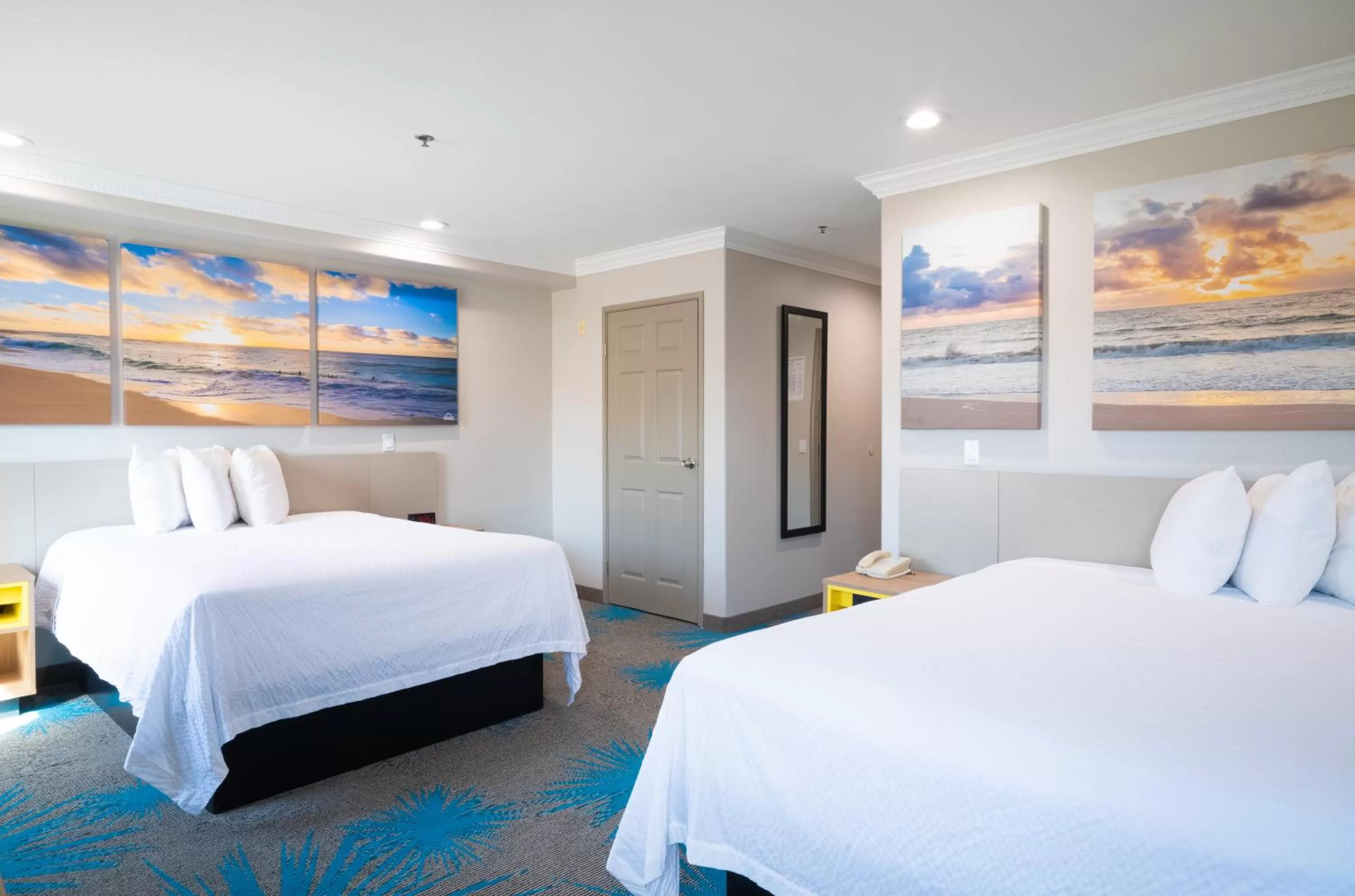 Photo of the whole room, Bed in Days Inn by Wyndham Santa Monica