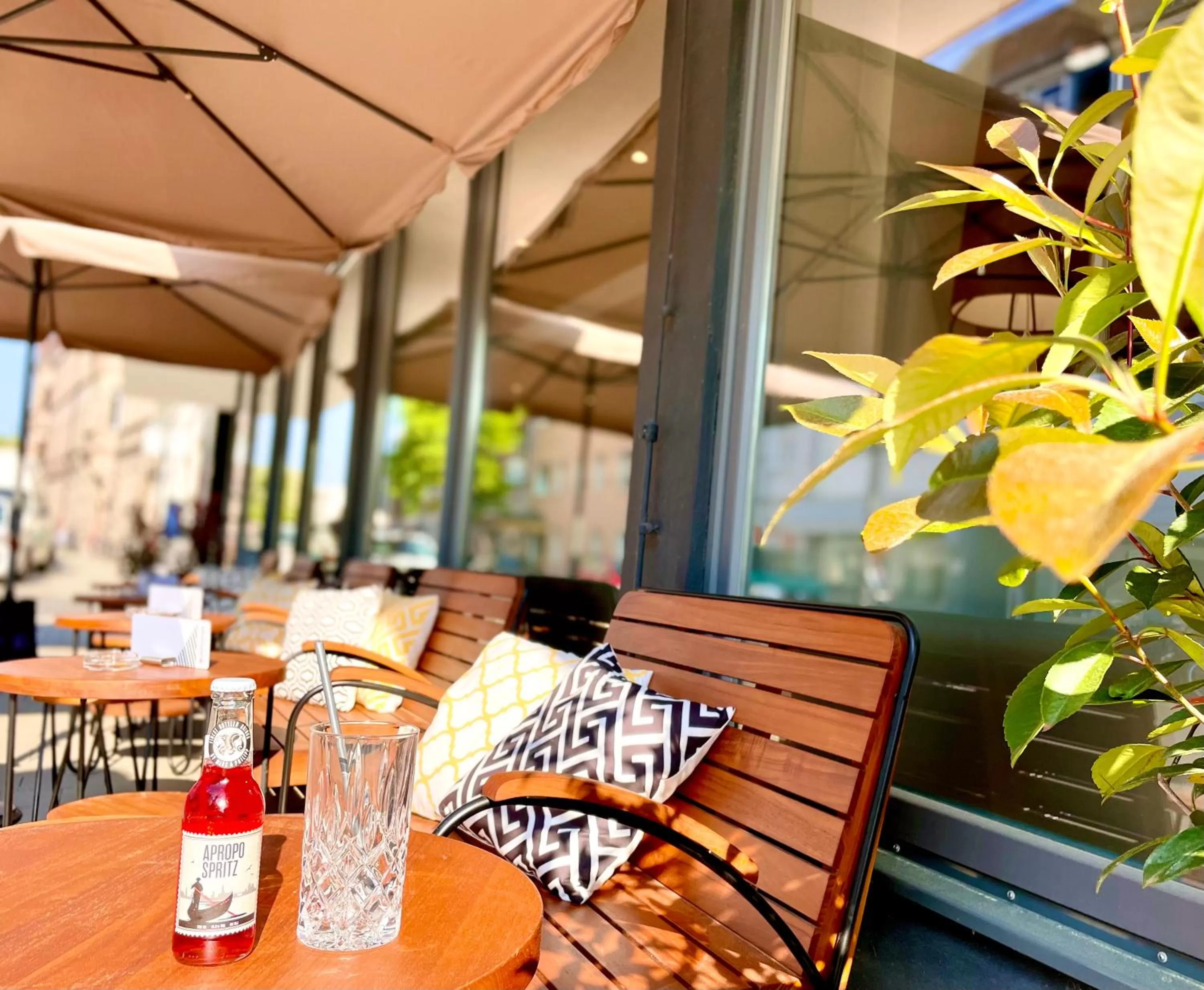 Restaurant/places to eat in zeitwohnhaus SUITE-HOTEL & SERVICED APARTMENTS