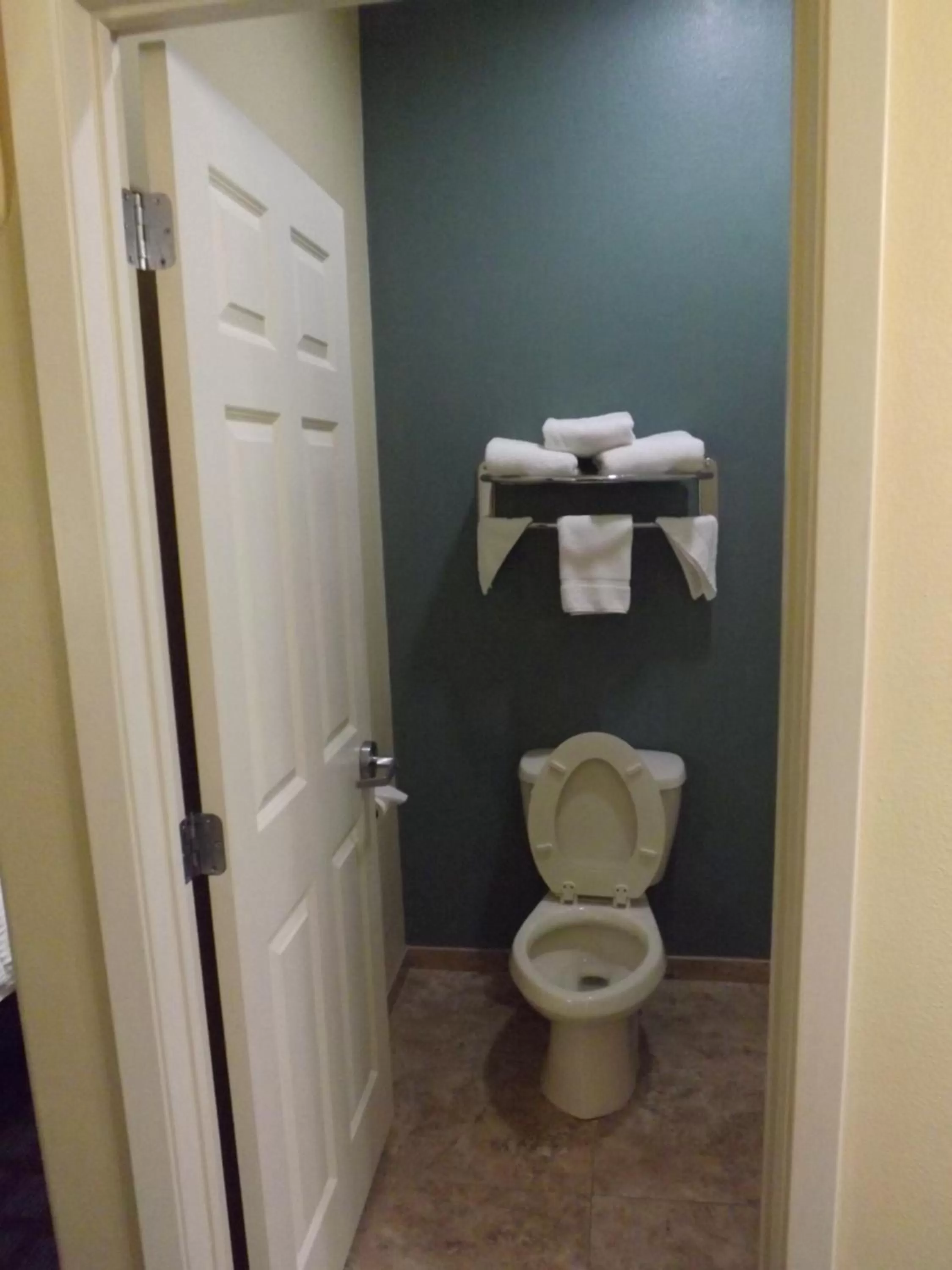 Bathroom in SSunriser Inn