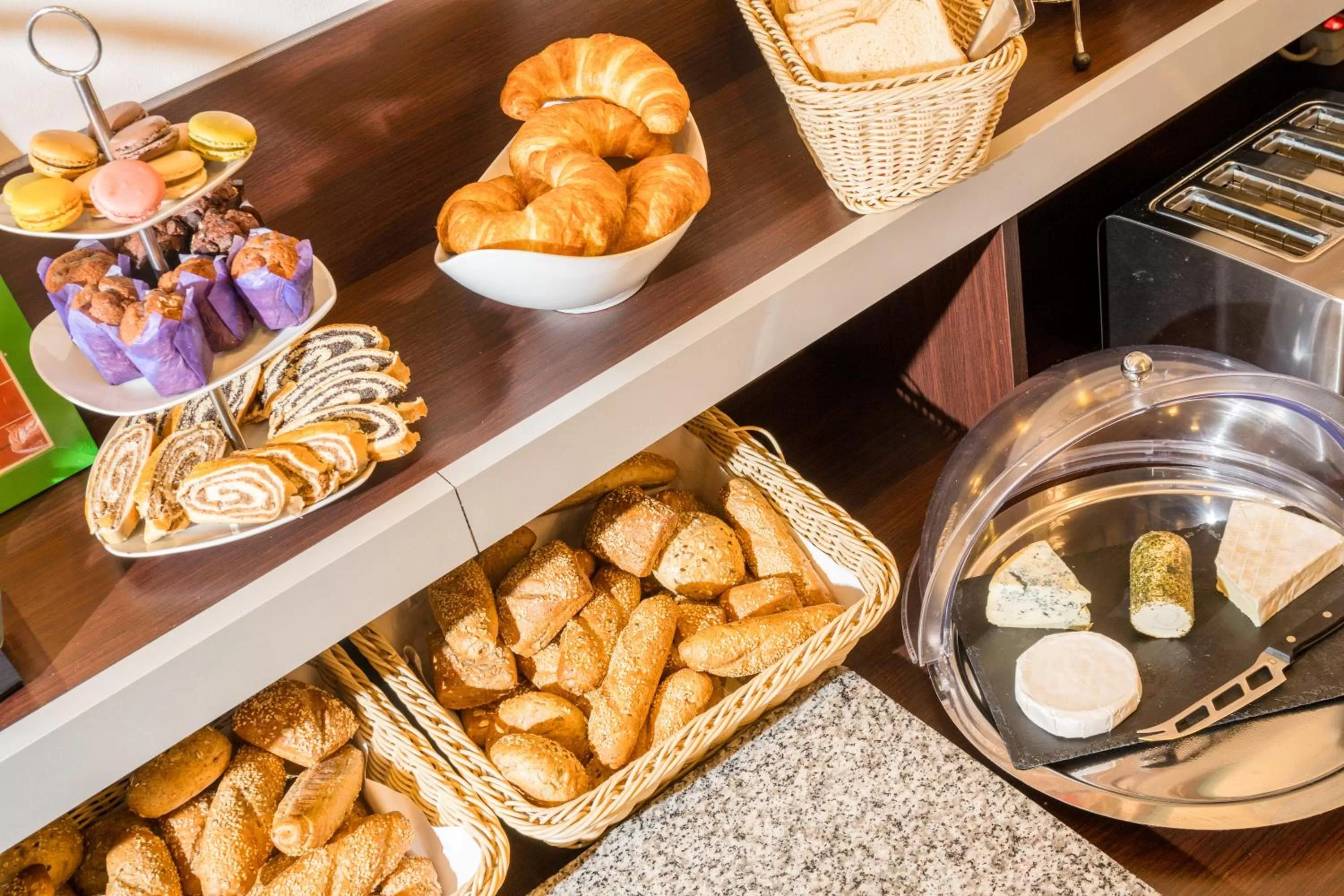 Buffet breakfast in Best Western Plus Celebrity Suites