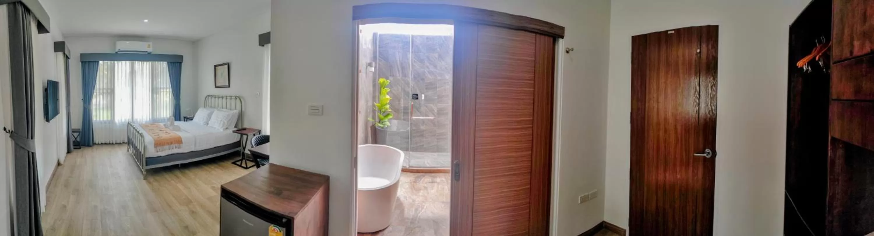 Photo of the whole room, Bed in Isan Golf & Adventure Hotel