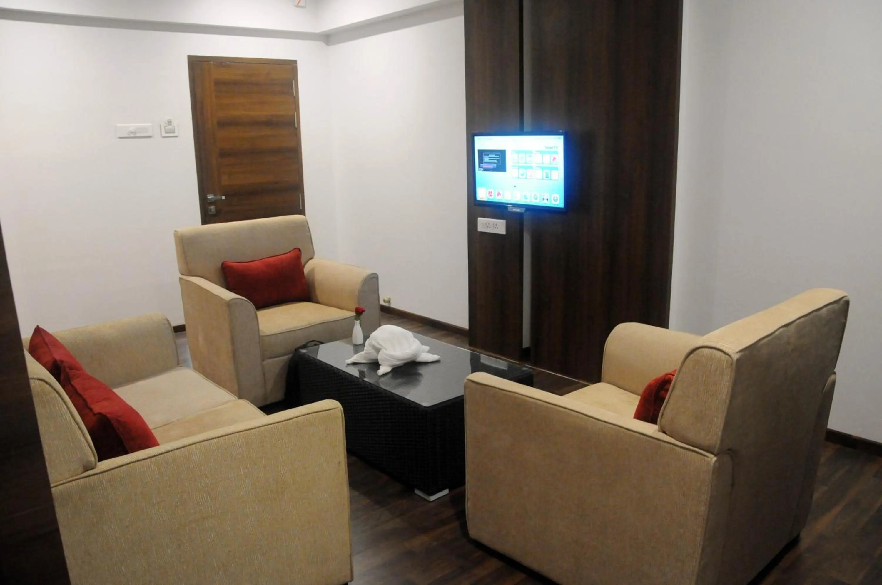 Bed in Hotel 3 Leaves NEAR CENTRAL BUS STAND