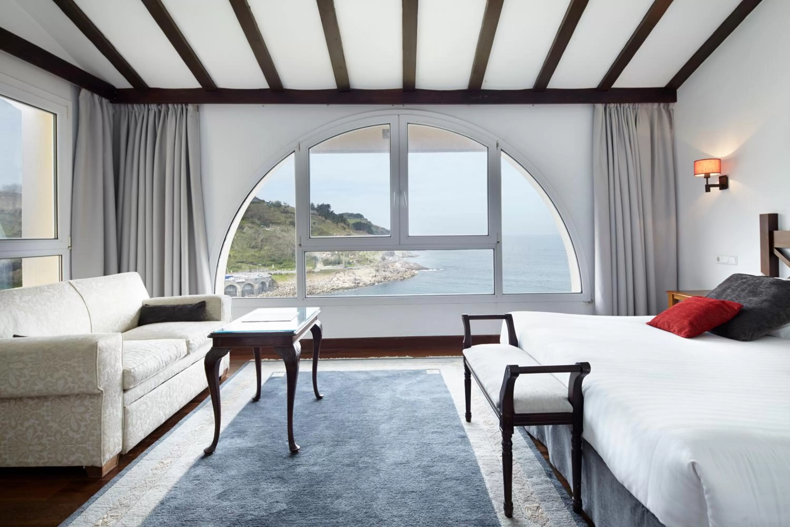 Bedroom, Bed in Saiaz Getaria Hotela