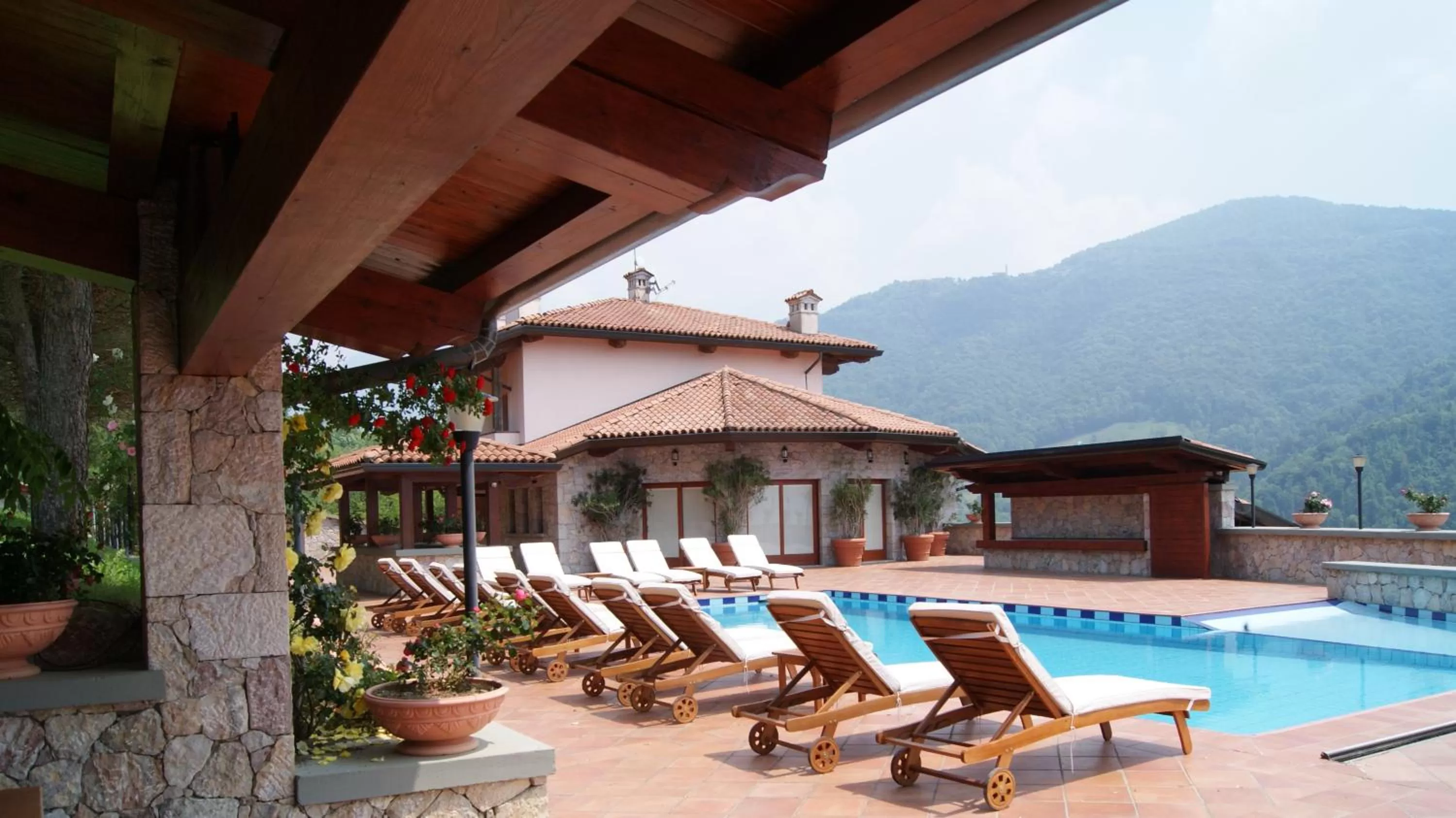Swimming pool in Resort Ninfea San Pellegrino Terme