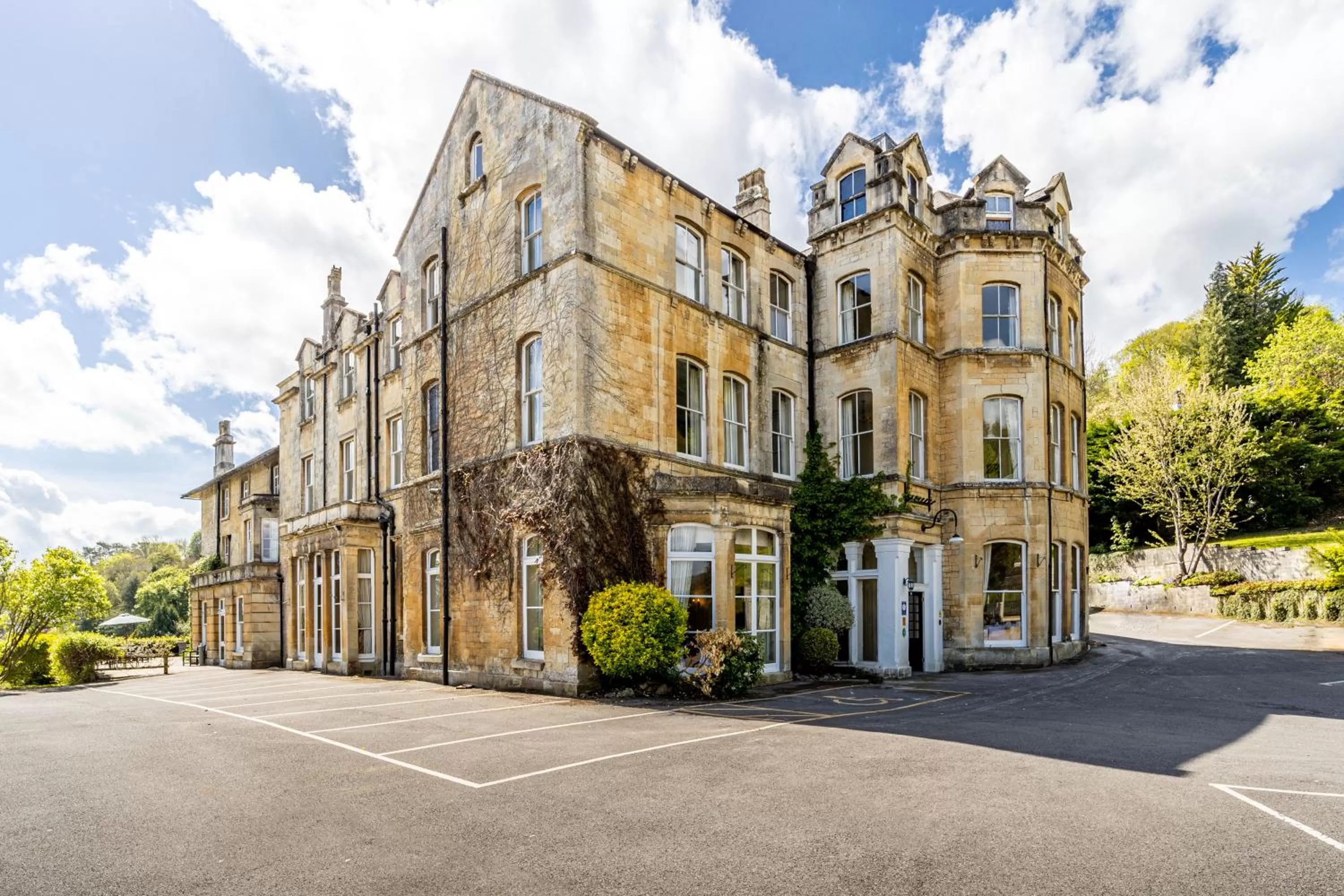 Property building in Best Western Limpley Stoke Hotel
