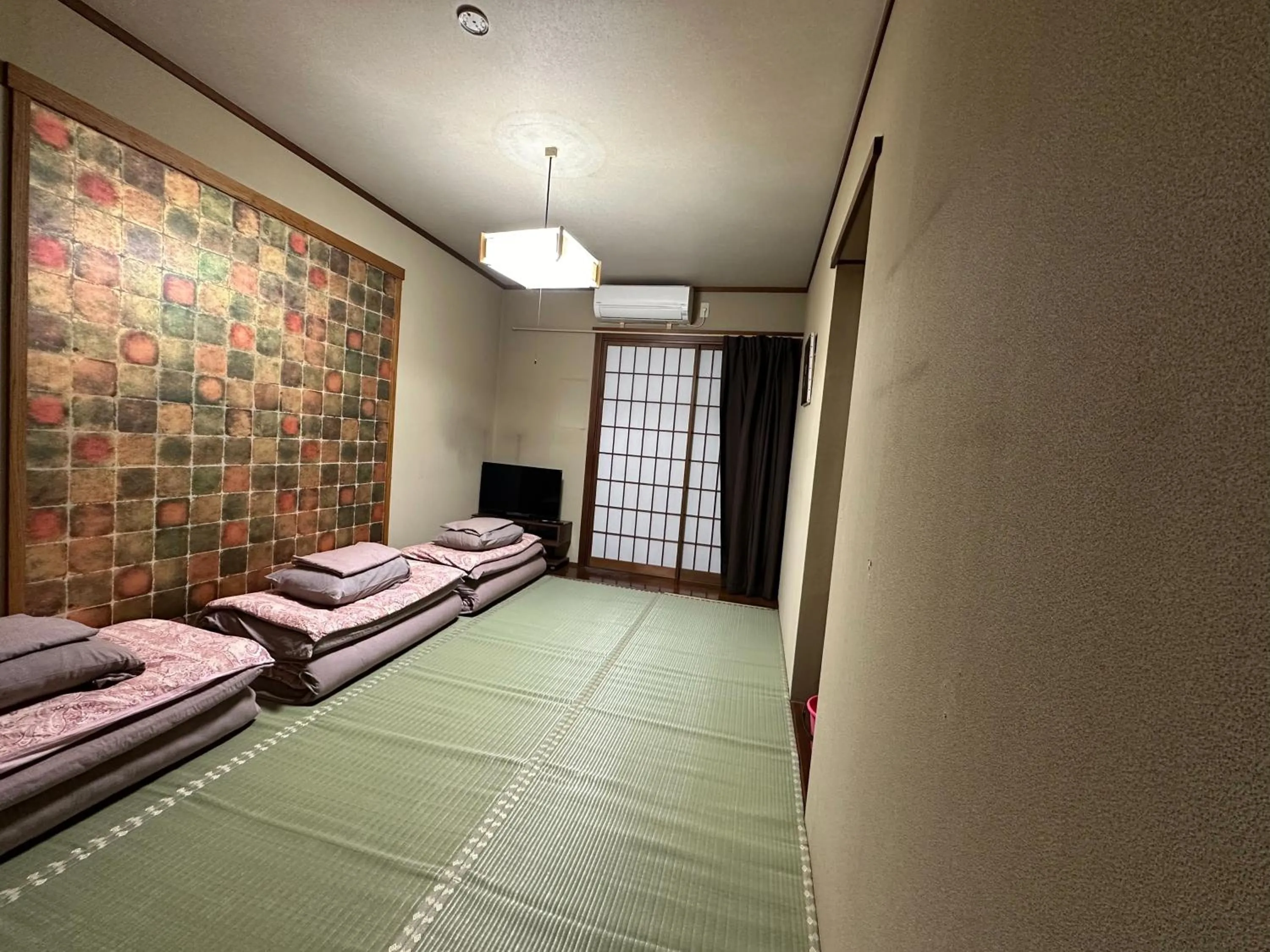 Bed in Minato Oasis Numazu / 沼津観光の中心、伊豆観光の拠点に好立地！沼津港に位置し交通・飲食・コンビニ等至便です！