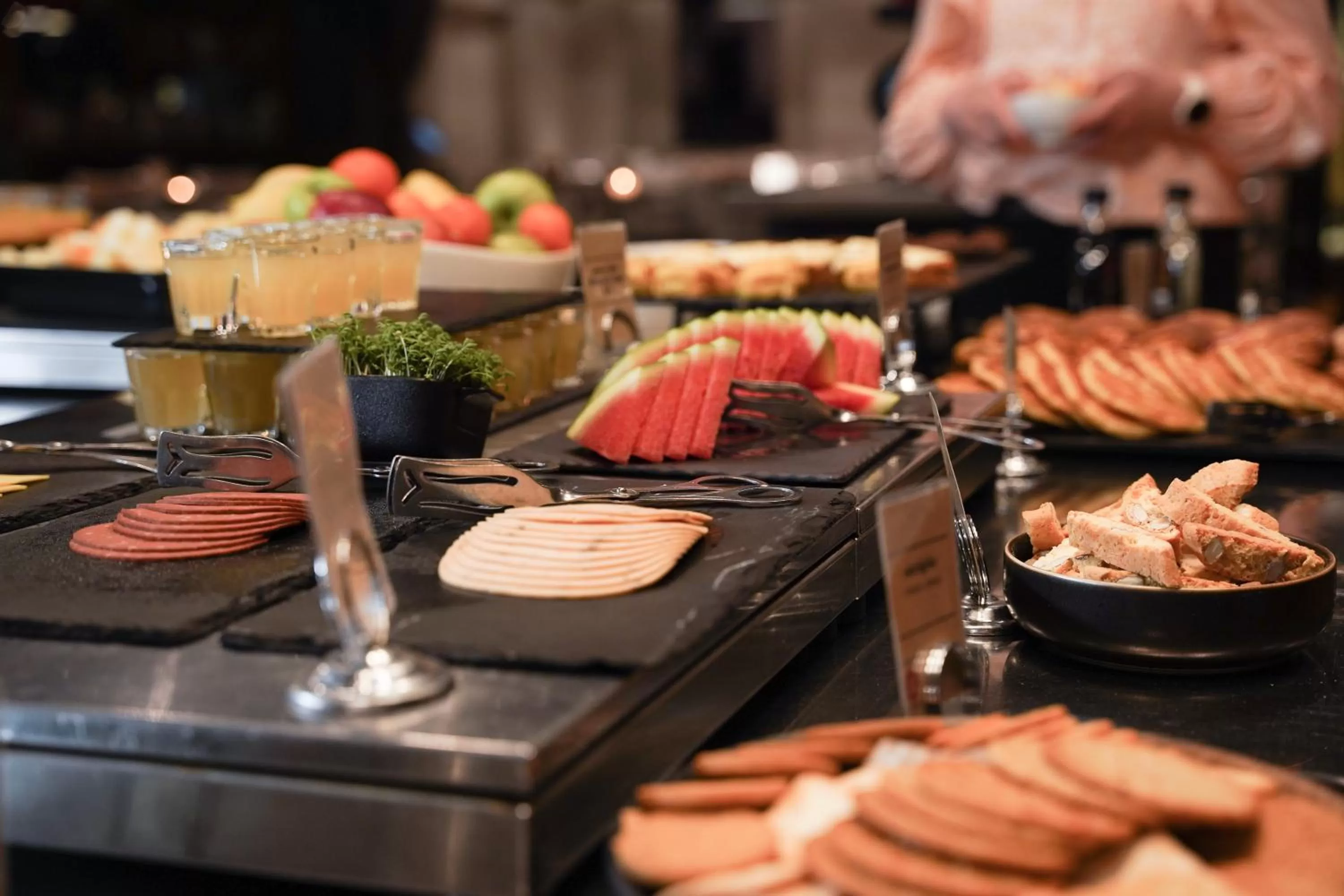 Breakfast in Home Hotel Folketeateret