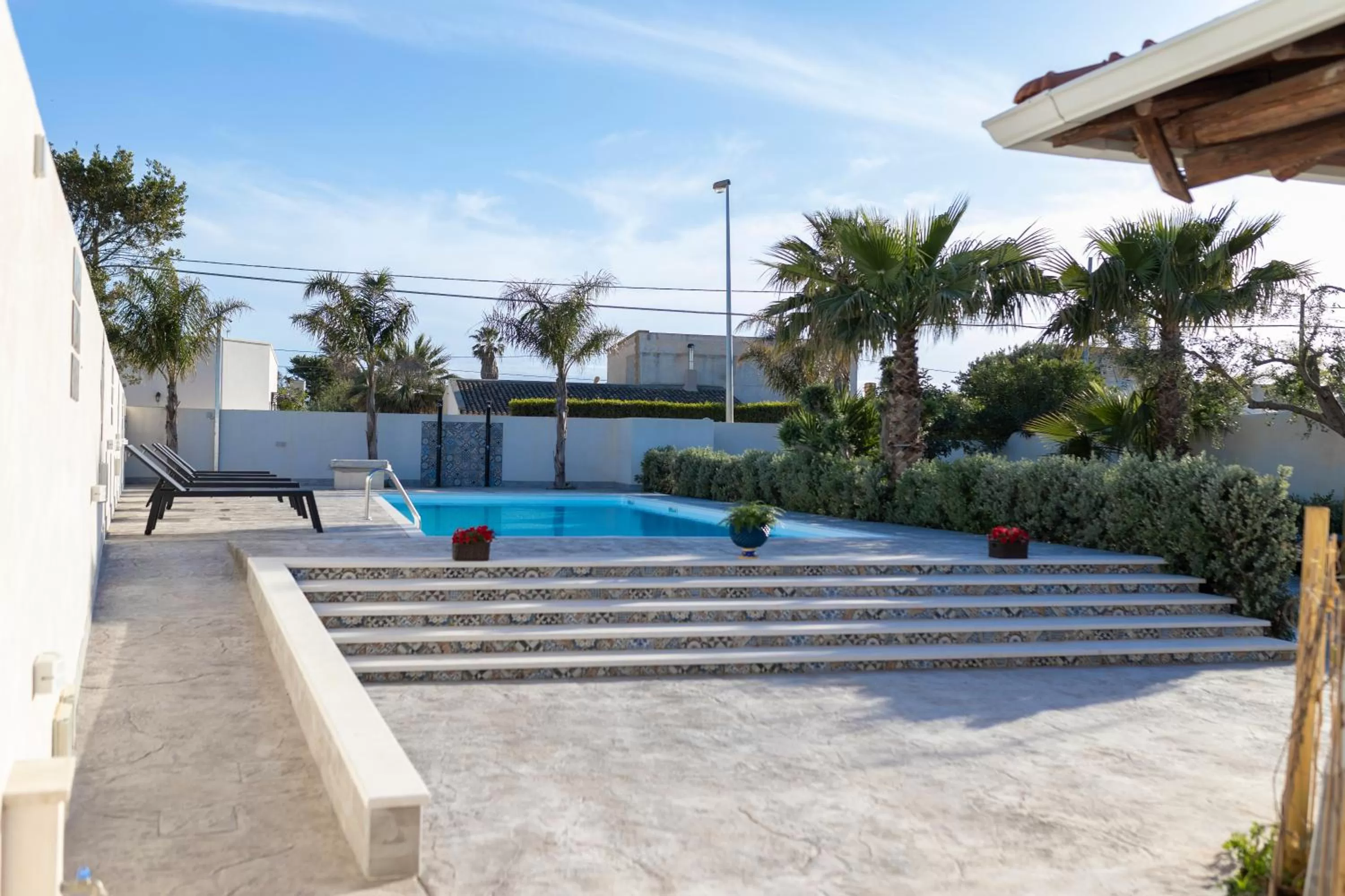 MrBrown - Cinzia Resort Beach