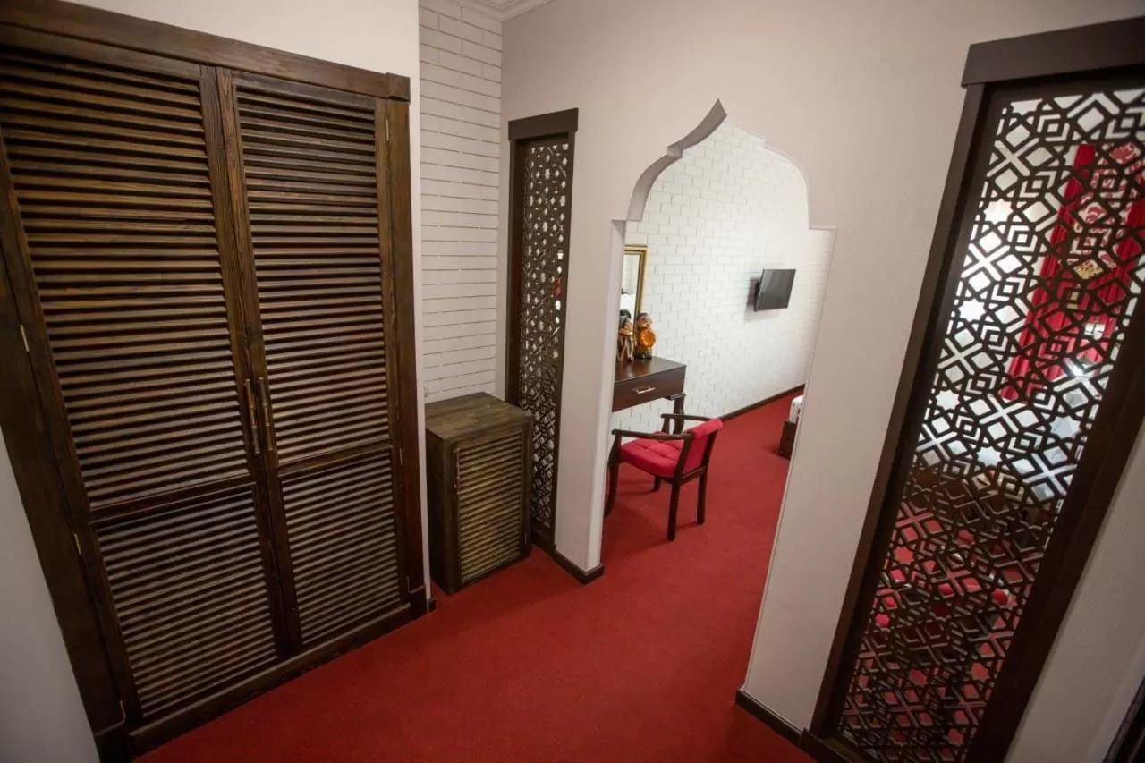 Decorative detail in The Shahar