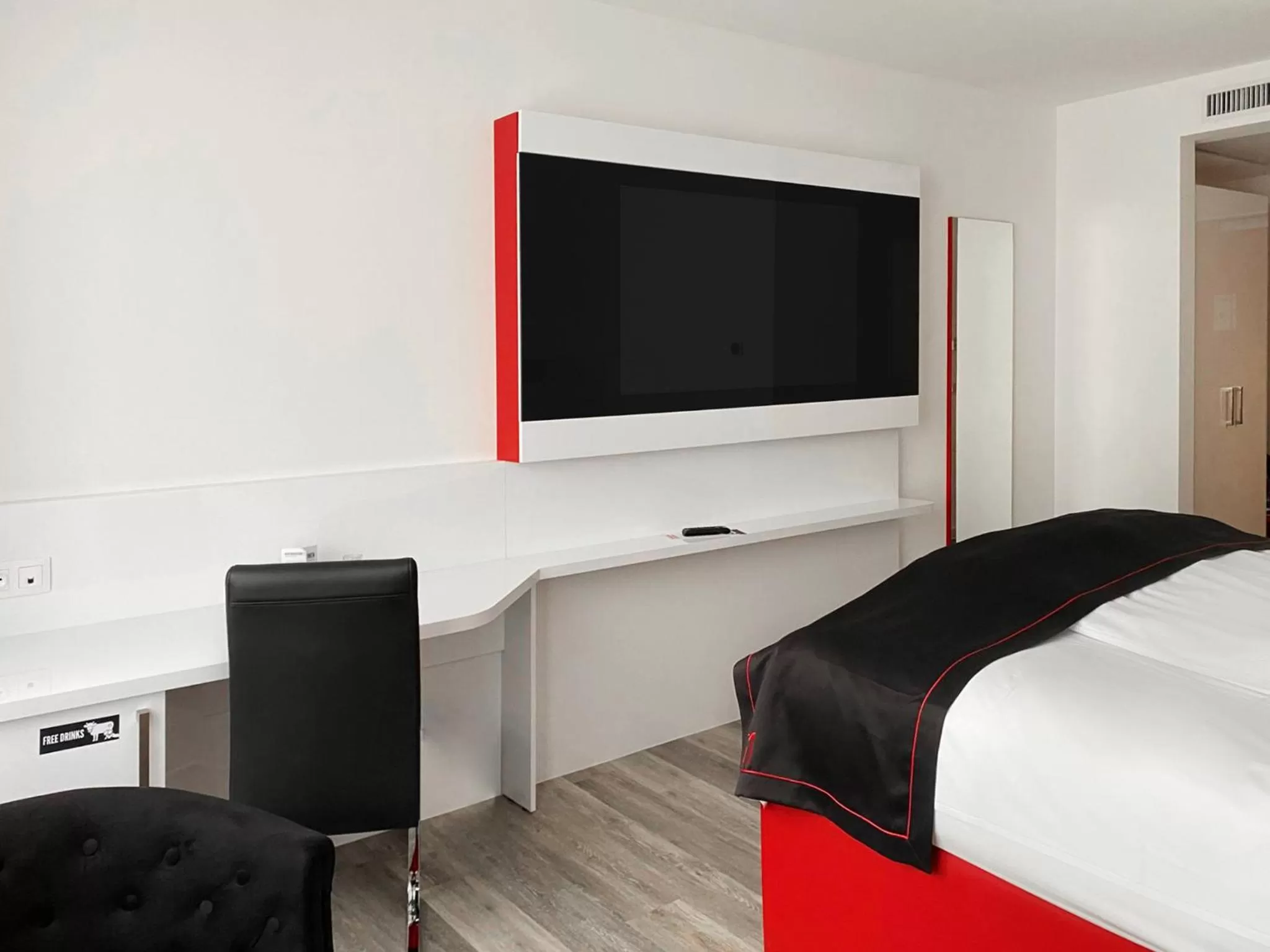 Photo of the whole room, Bed in DORMERO Hotel Darmstadt