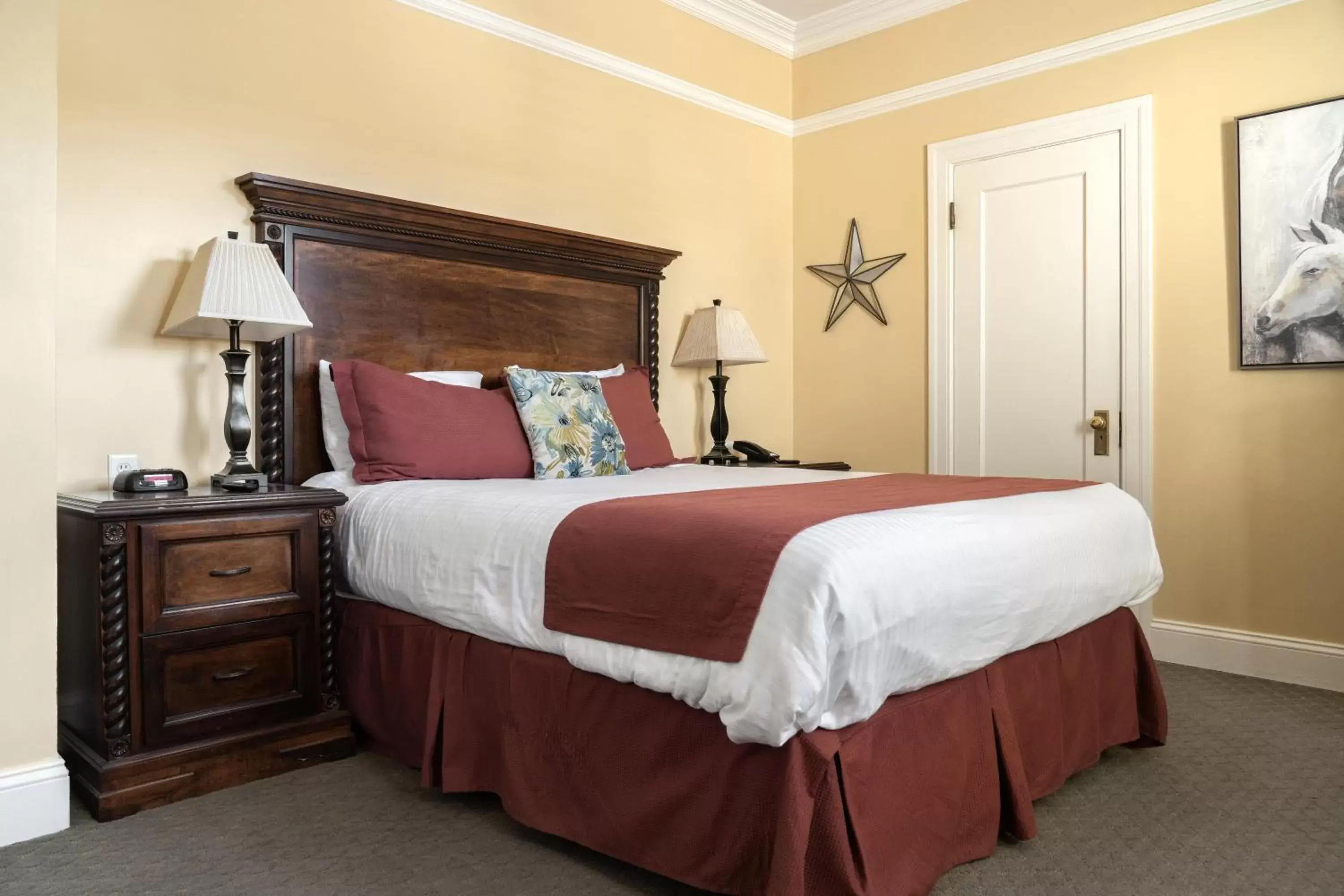 Standard Double Room in Historic Sonora Inn Standard Double Room in Historic Sonora Inn