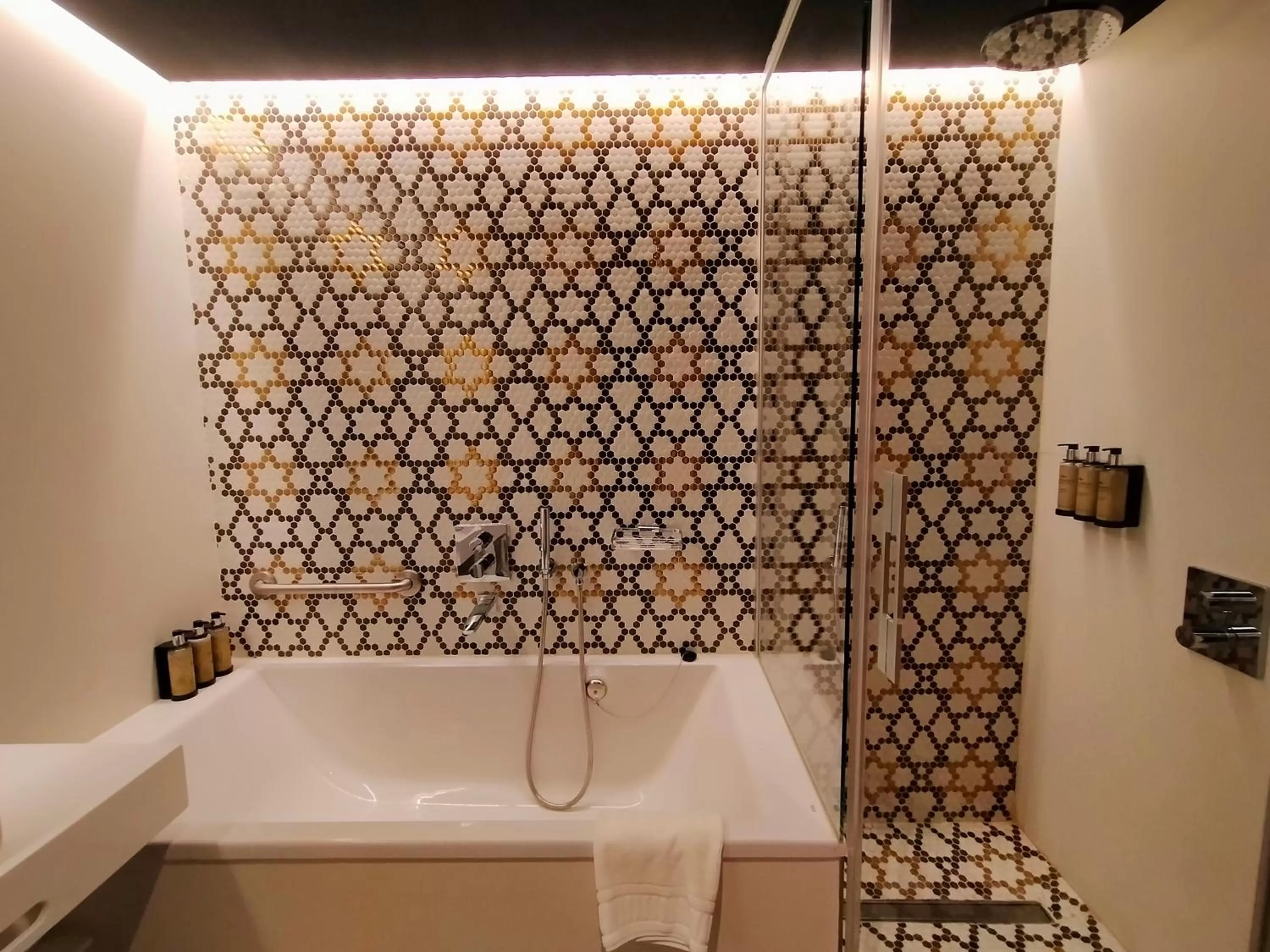 Shower in Parador de Benavente