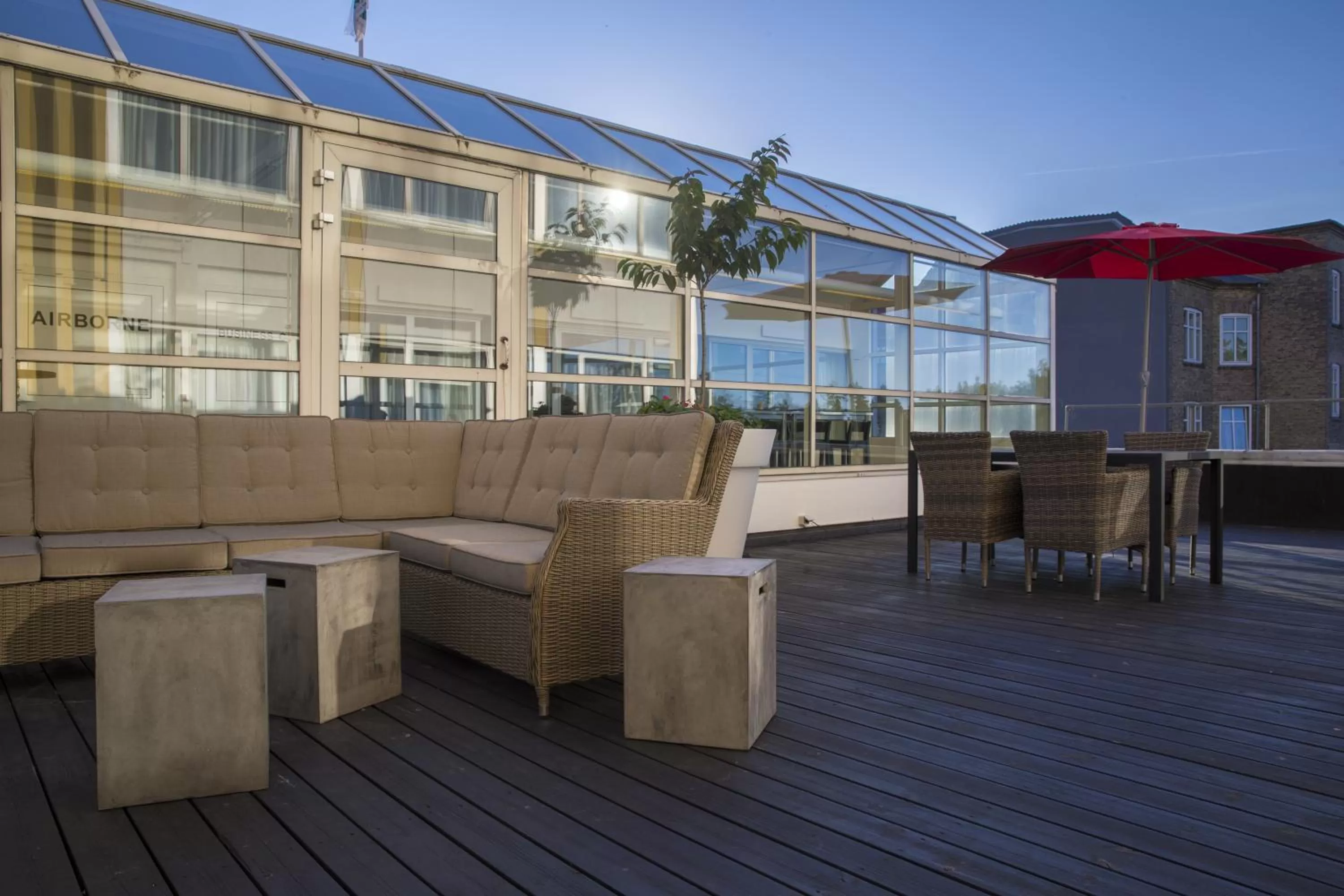 Patio in Best Western Plus Airport Hotel