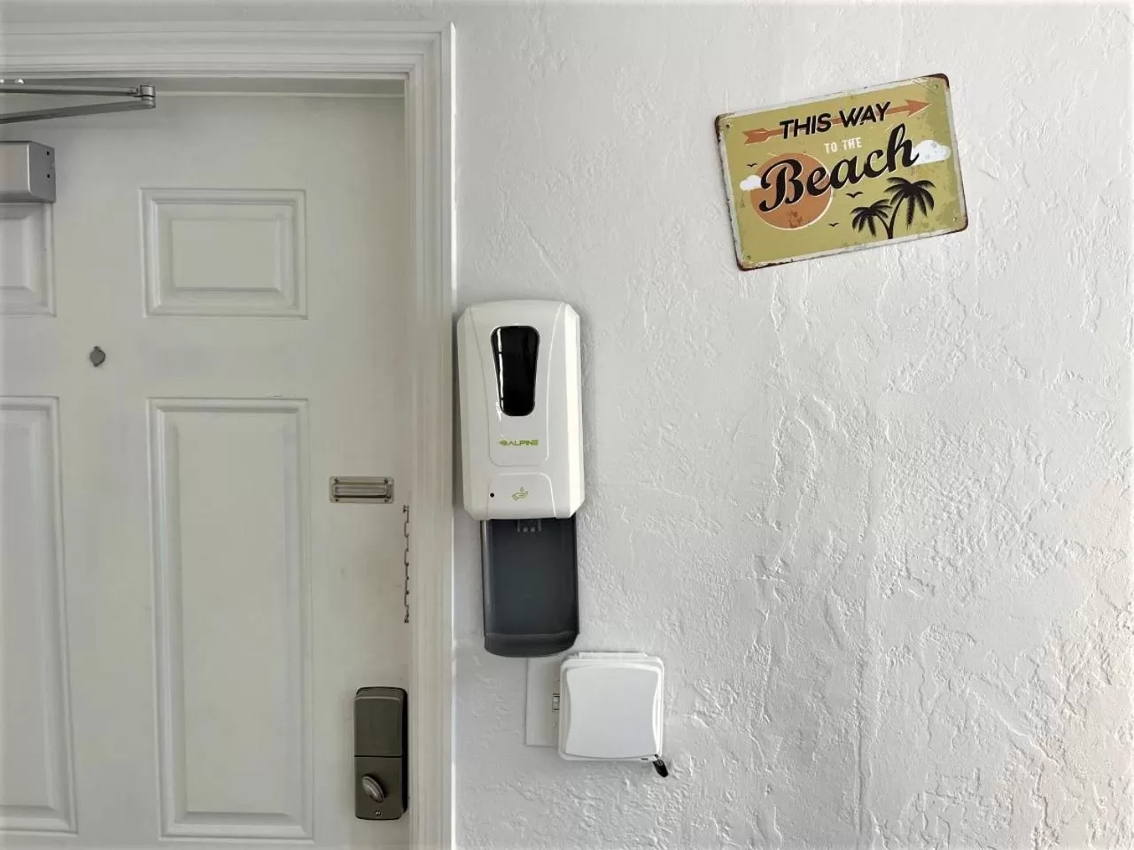 TV/Entertainment Center in Sea Jay Motel and Marina