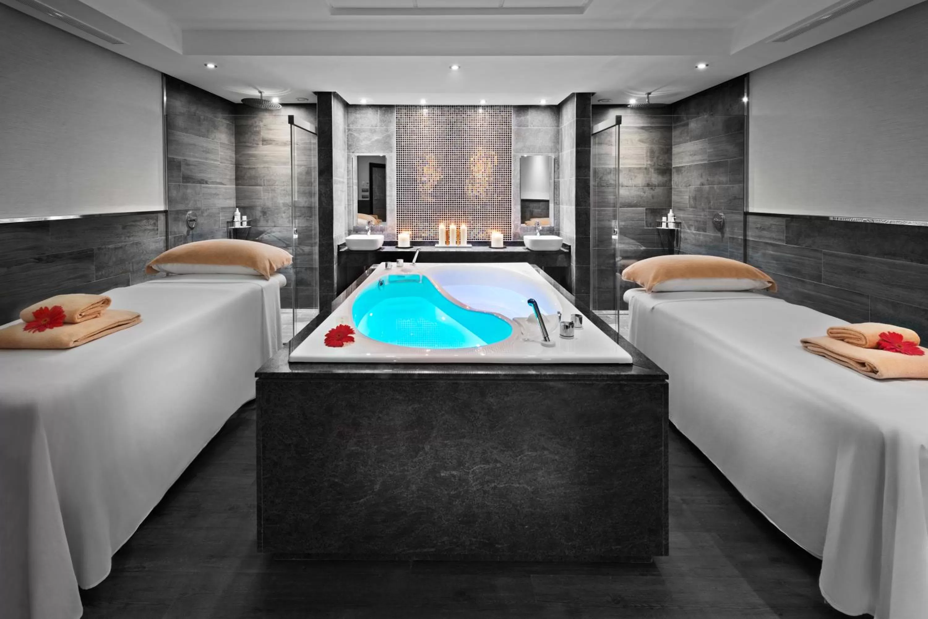 Massage, Bed in Elba Premium Suites - Adults Only